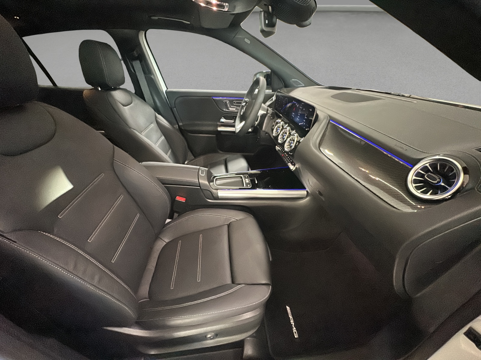 MERCEDES-BENZ GLA 200 Night Star 7G-DCT-image-11