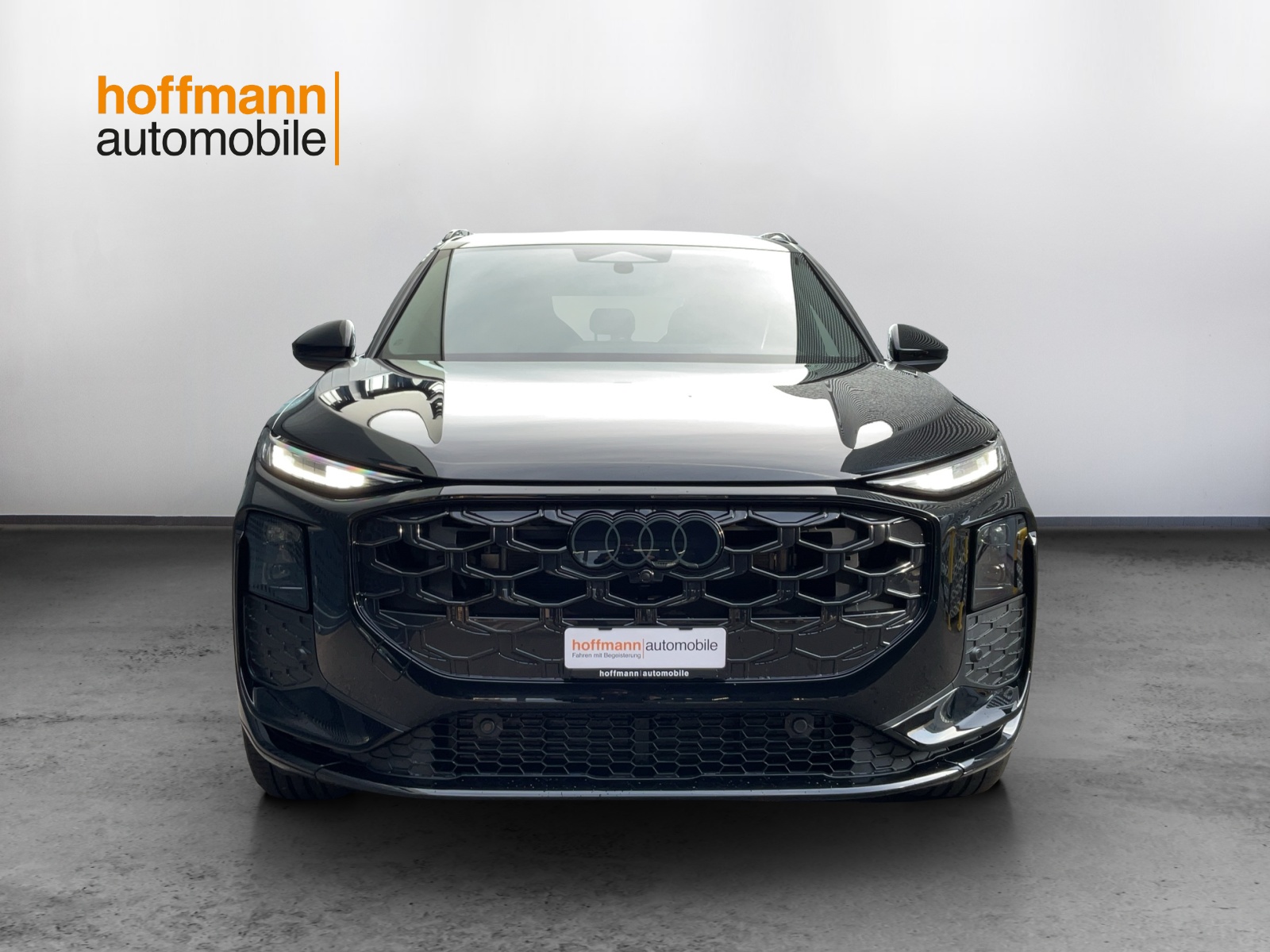 AUDI Q3 SUV 110 kW TFSI S tronic-image-1