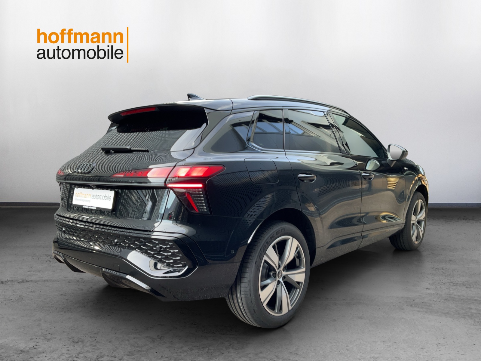 AUDI Q3 SUV 110 kW TFSI S tronic-image-3
