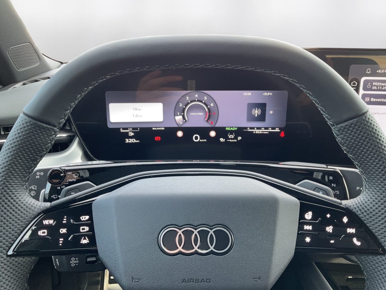 AUDI Q3 SUV 110 kW TFSI S tronic-image-7