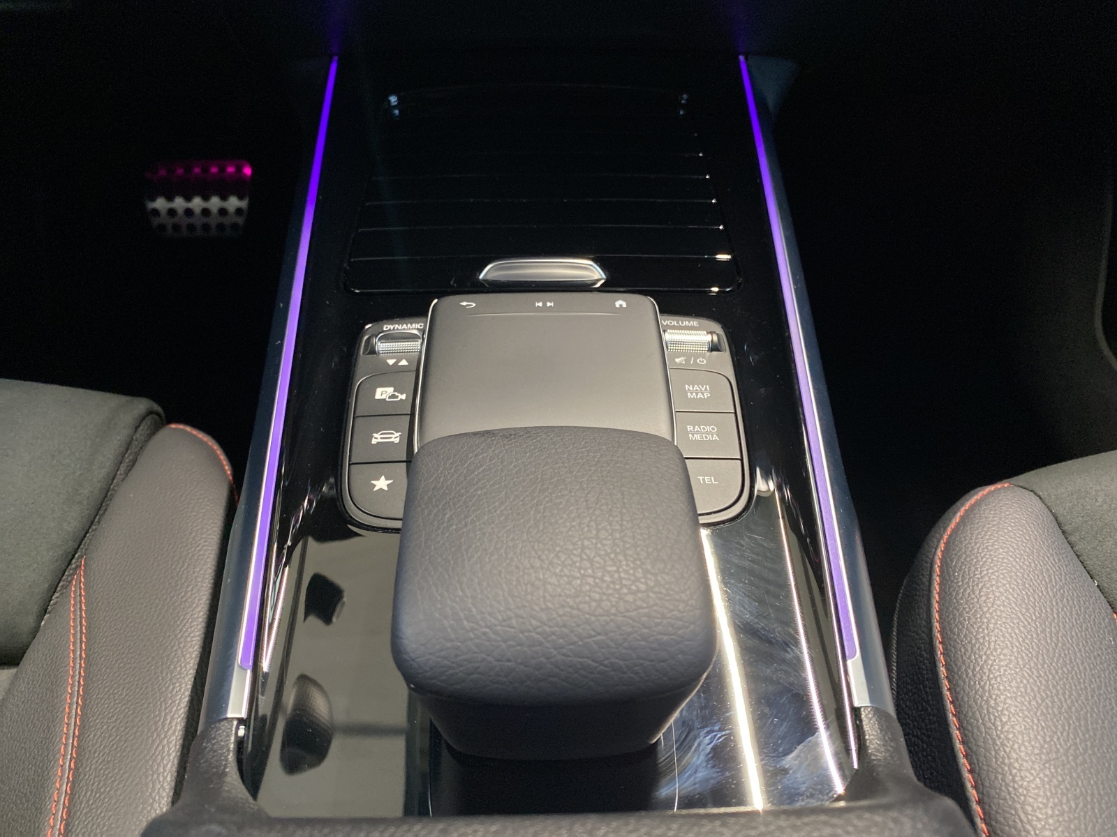 MERCEDES-BENZ GLB 250 AMG Line 4MATIC-image-9