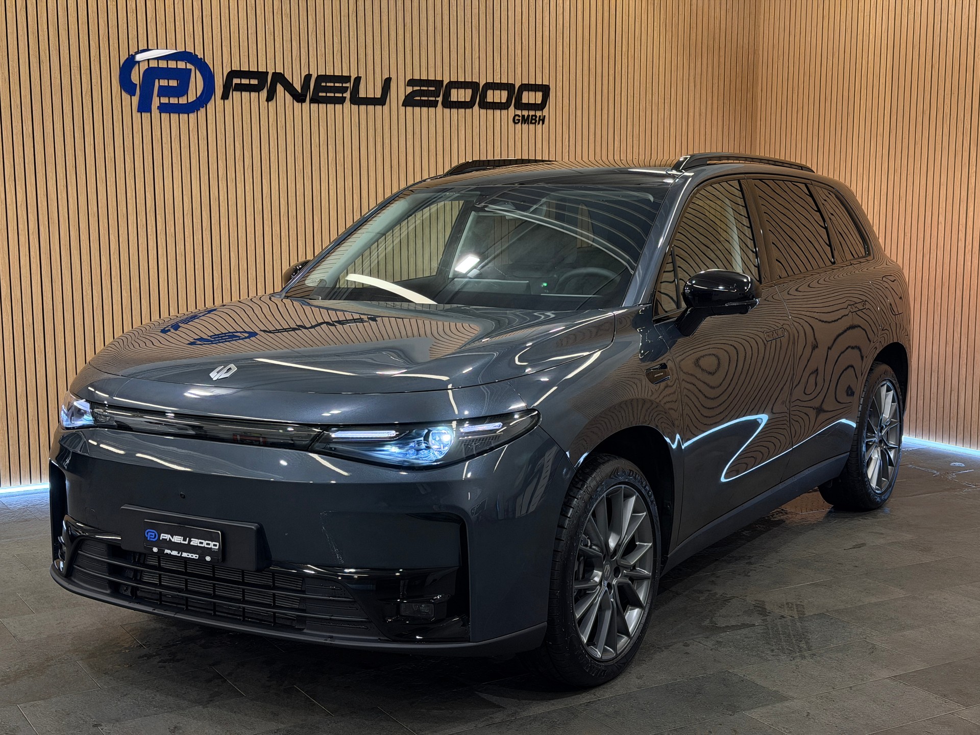 LEAPMOTOR C10 REEV 28kWh Design *Canopygrey*