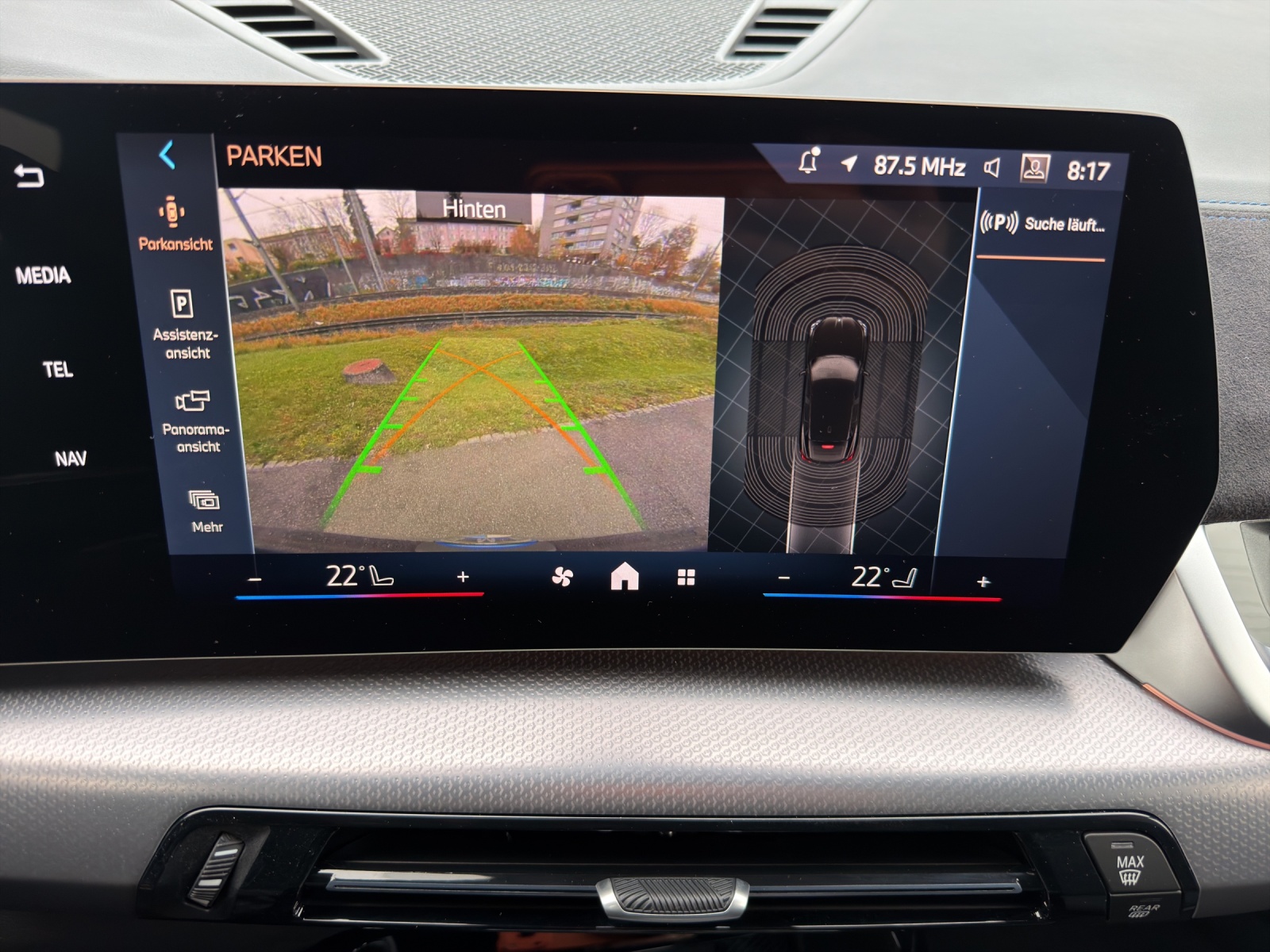 BMW iX2 eDrive 20 M Sport-image-17