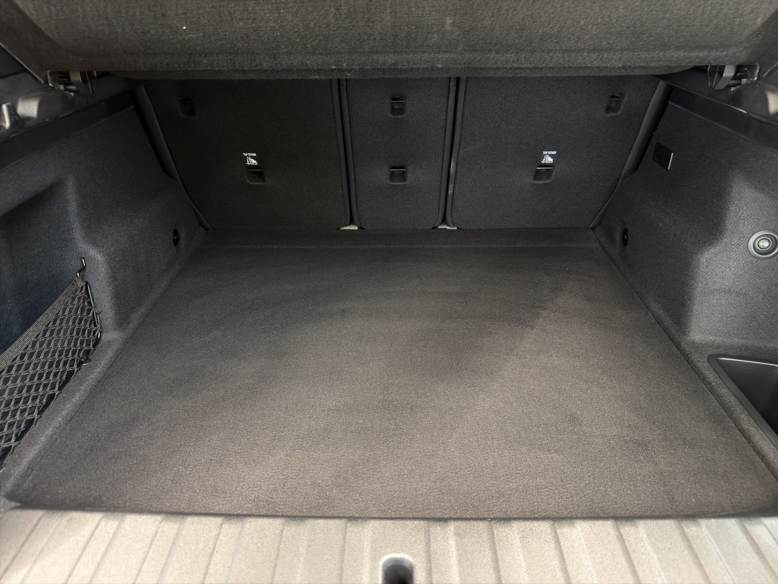 BMW iX2 eDrive 20 M Sport-image-14