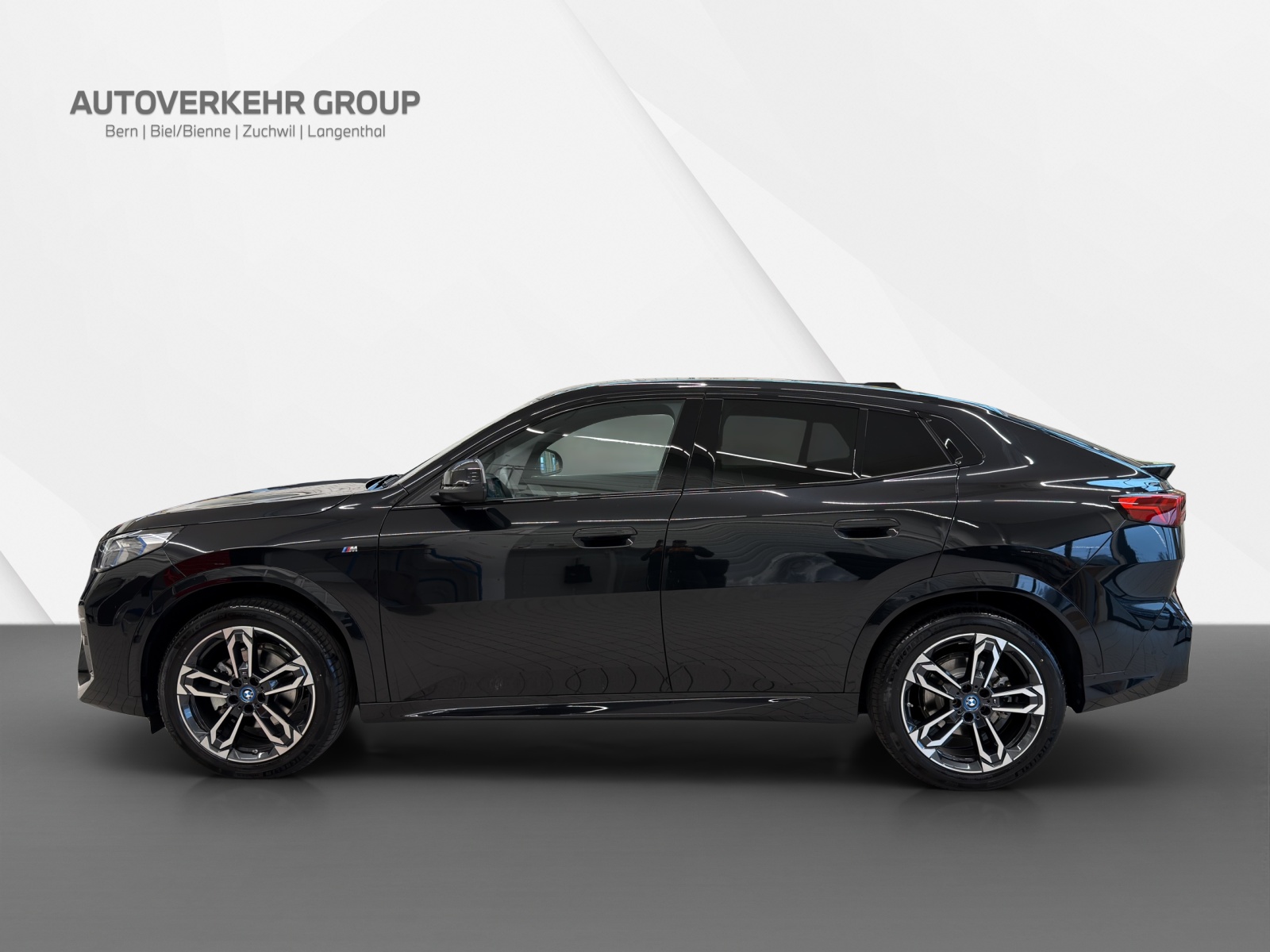BMW iX2 eDrive 20 M Sport-image-2