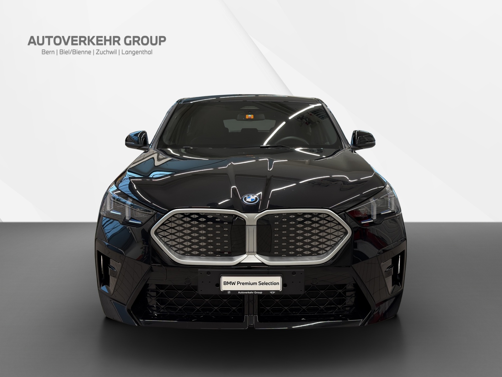 BMW iX2 eDrive 20 M Sport-image-1