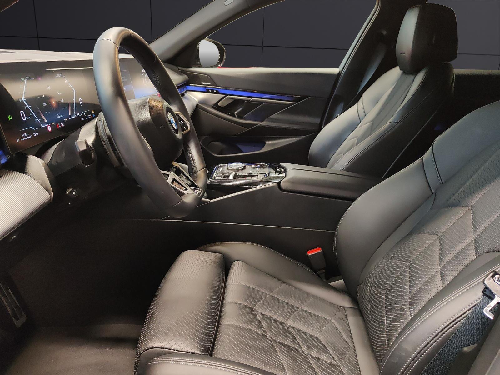 BMW 520d xDrive/Attraktiven Leasingzinssatz ab 1,9 % bei Abschluss einer BMW Fahrzeugversicherung.-image-1