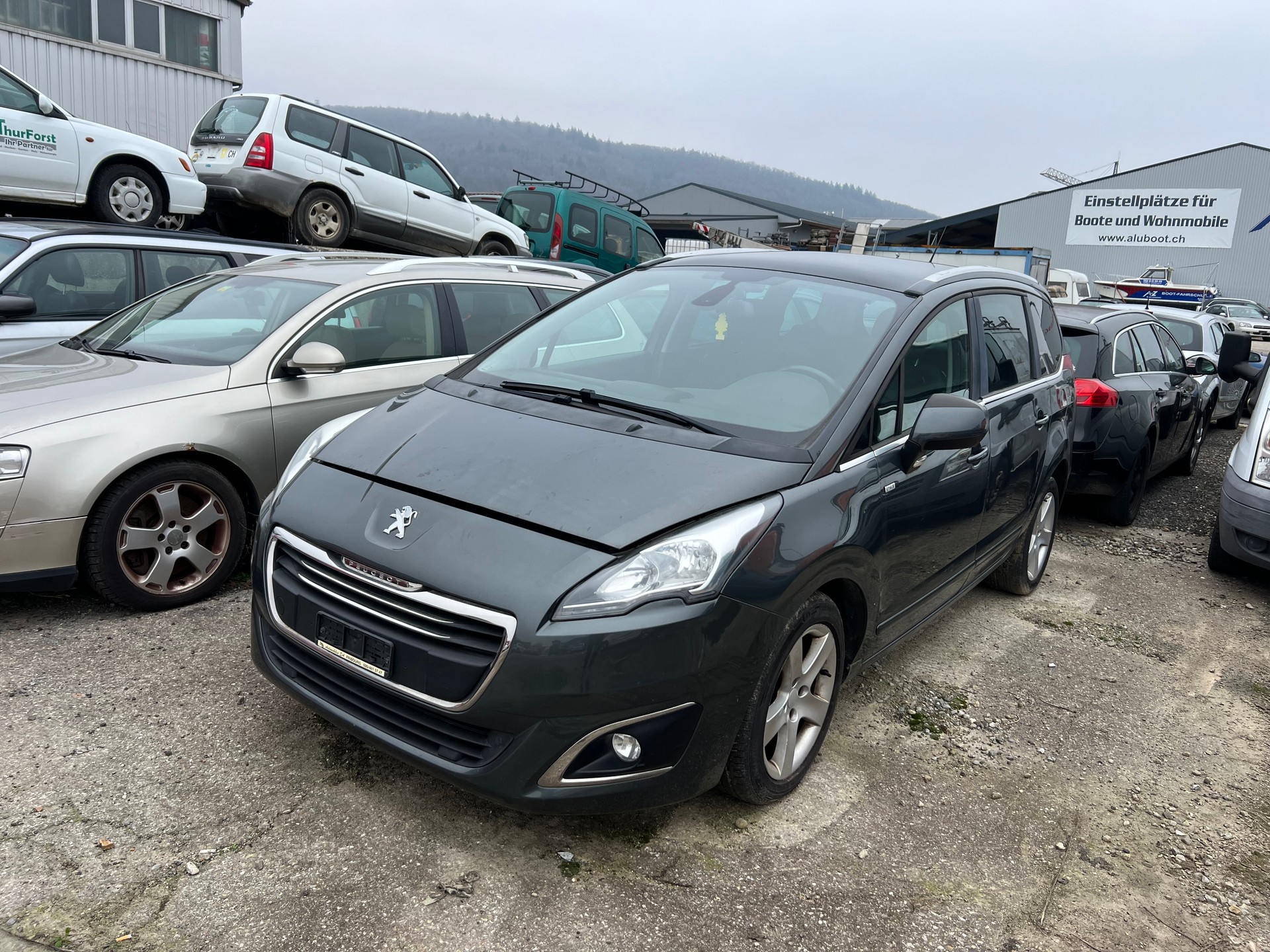 PEUGEOT 5008 1.6 16V T Swiss Edition-image-1