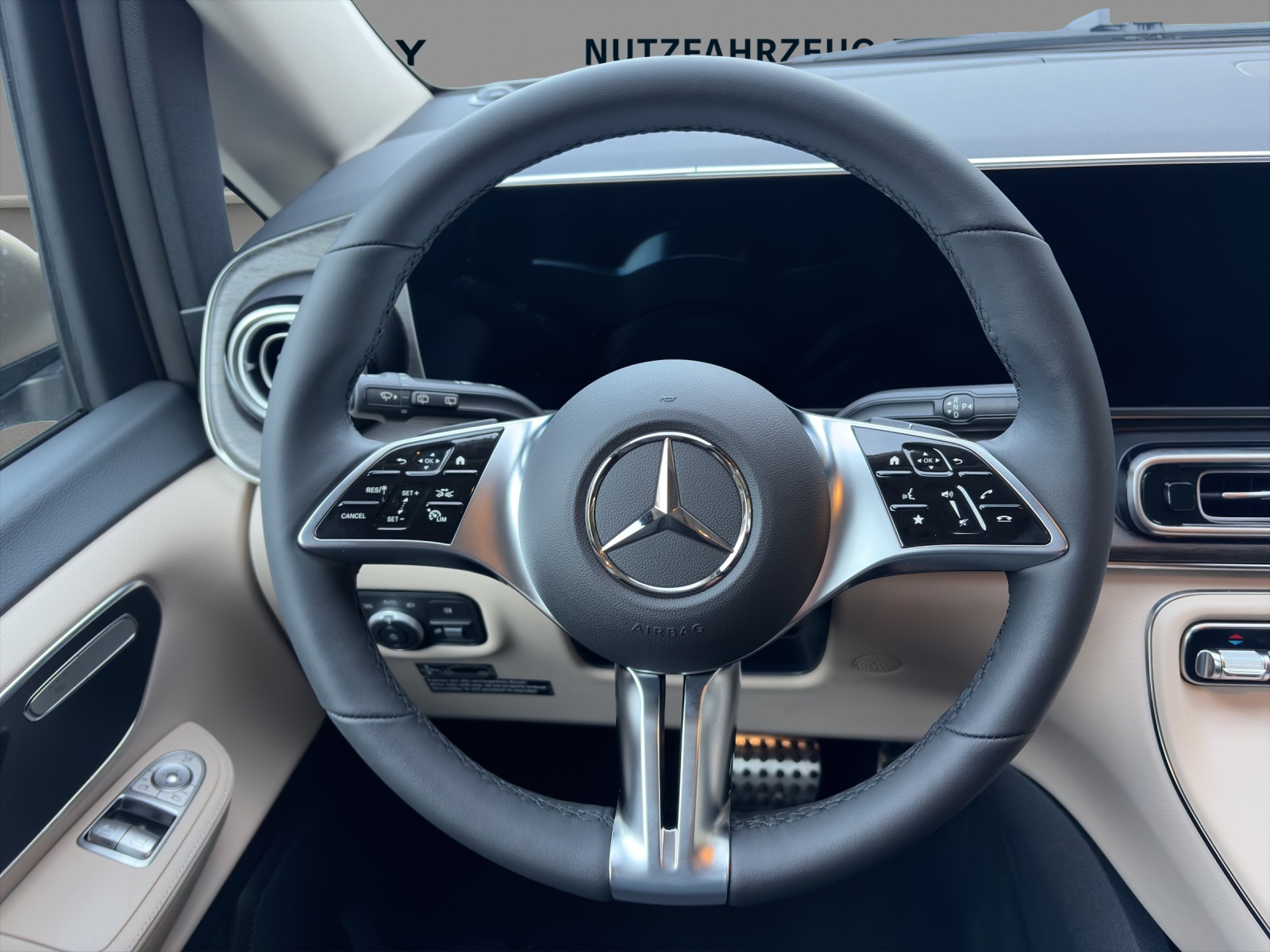 MERCEDES-BENZ Marco Polo 300 d 4M Automat-image-11