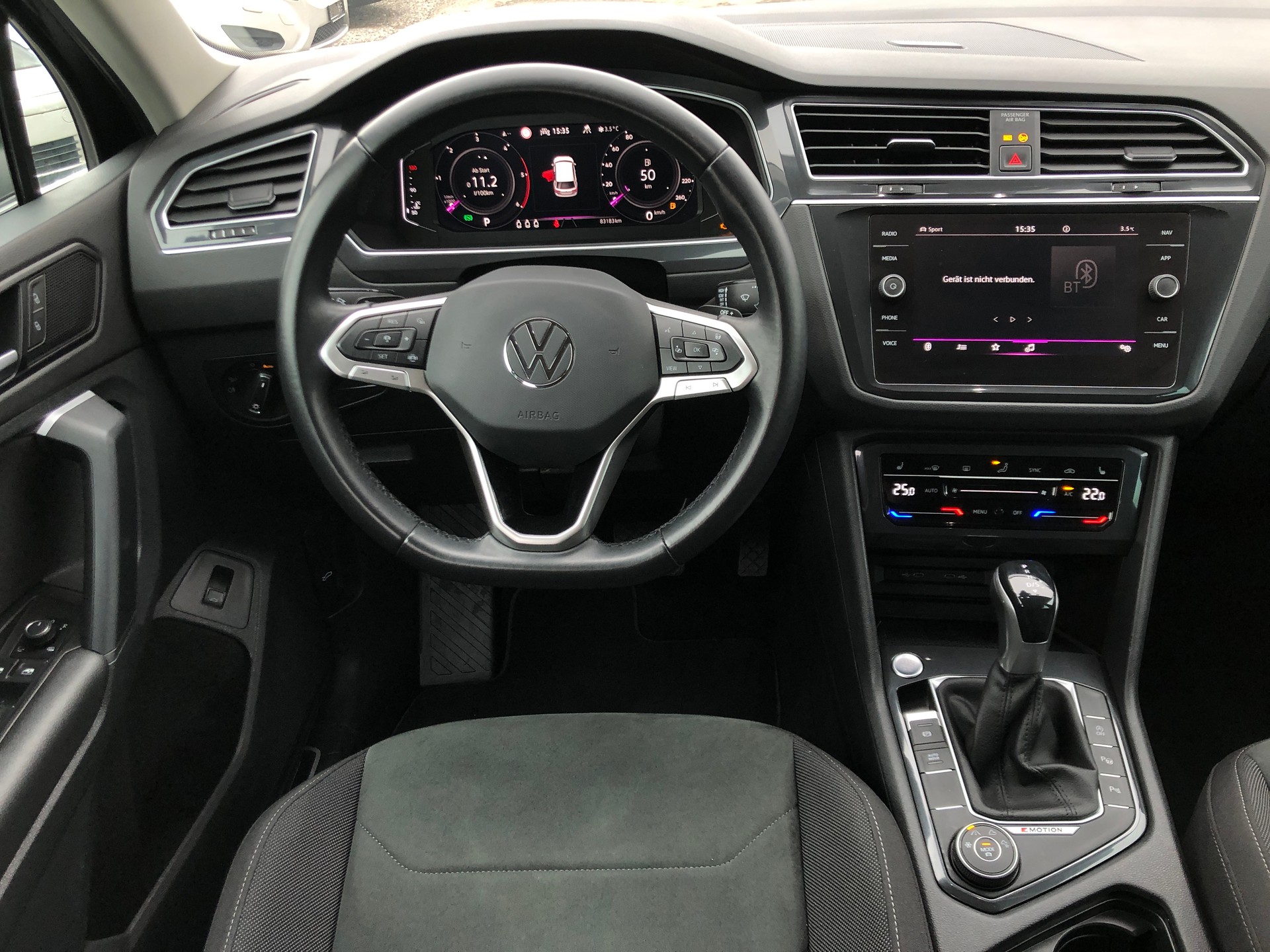 VW Tiguan 2.0 TDI SCR Elegance 4Motion DSG-image-8