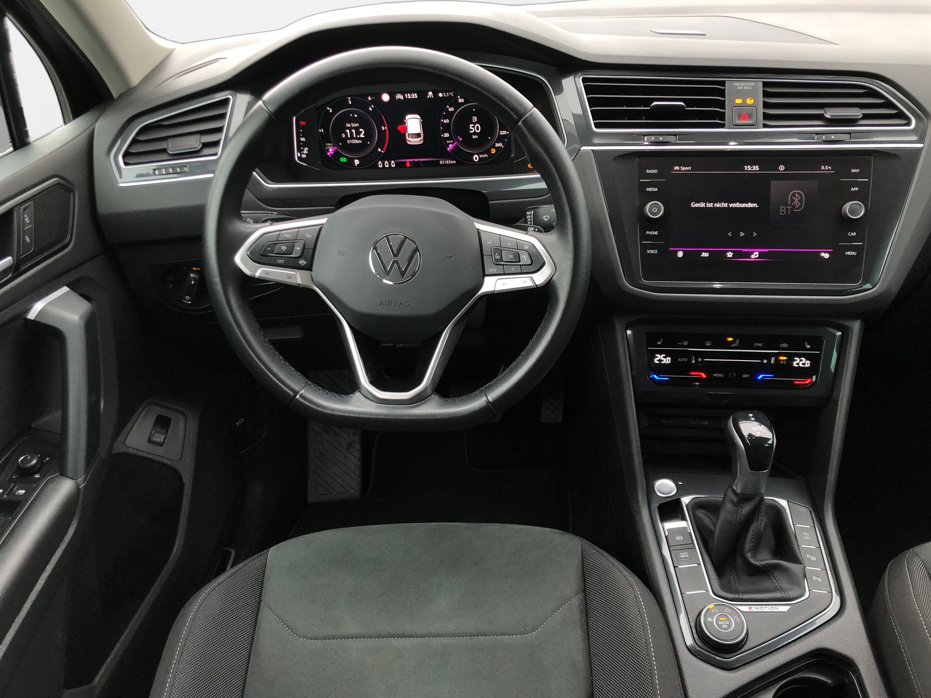 VW Tiguan 2.0 TDI SCR Elegance 4Motion DSG-image-8