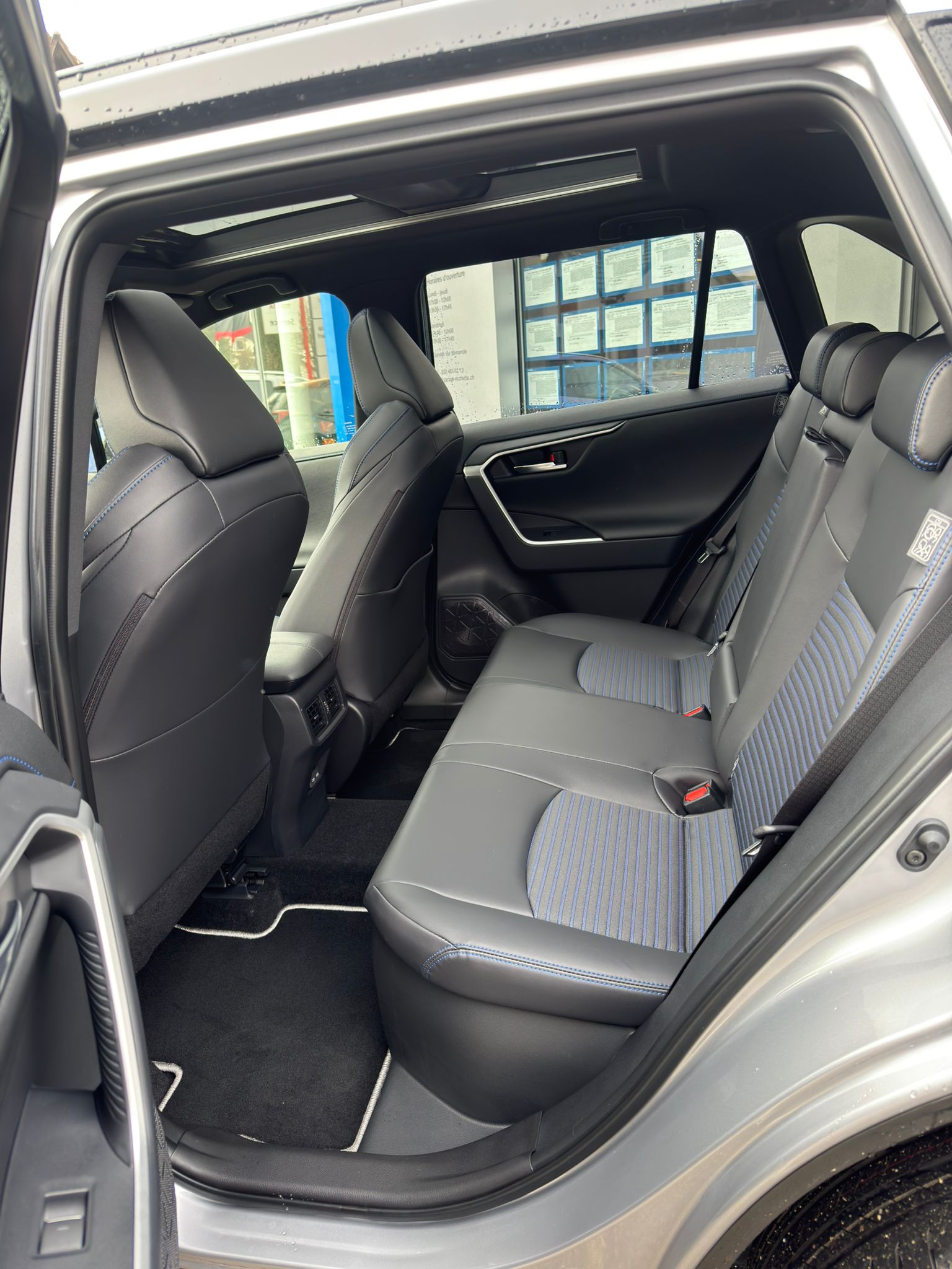 TOYOTA RAV-4 2.5 HSD Style e-CVT 4WD-image-11