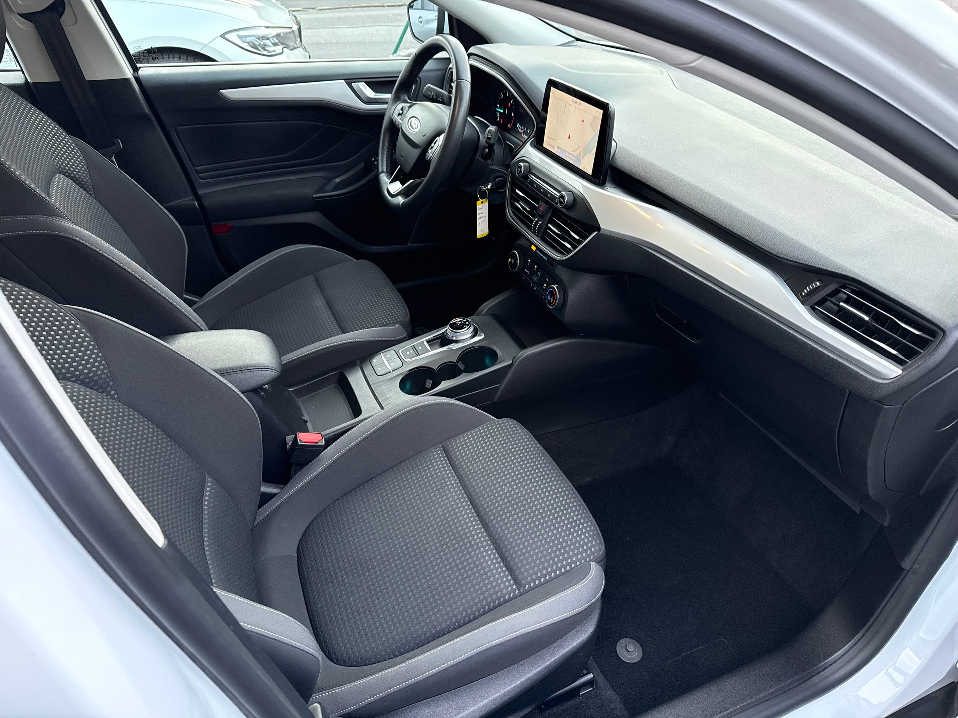 FORD Focus Station Wagon 1.5 EcoBlue 120 Cool & Connect-image-14