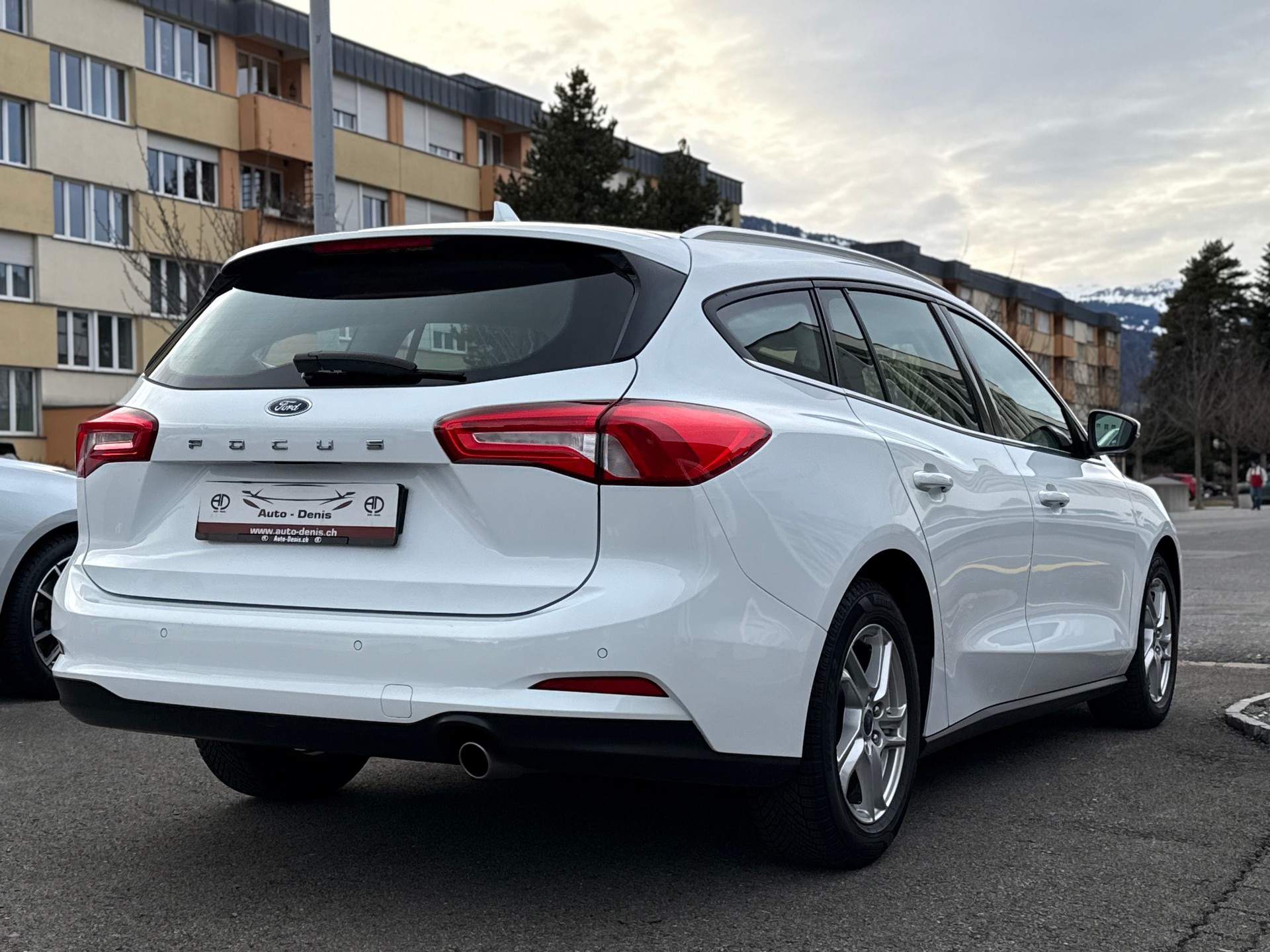 FORD Focus Station Wagon 1.5 EcoBlue 120 Cool & Connect-image-3