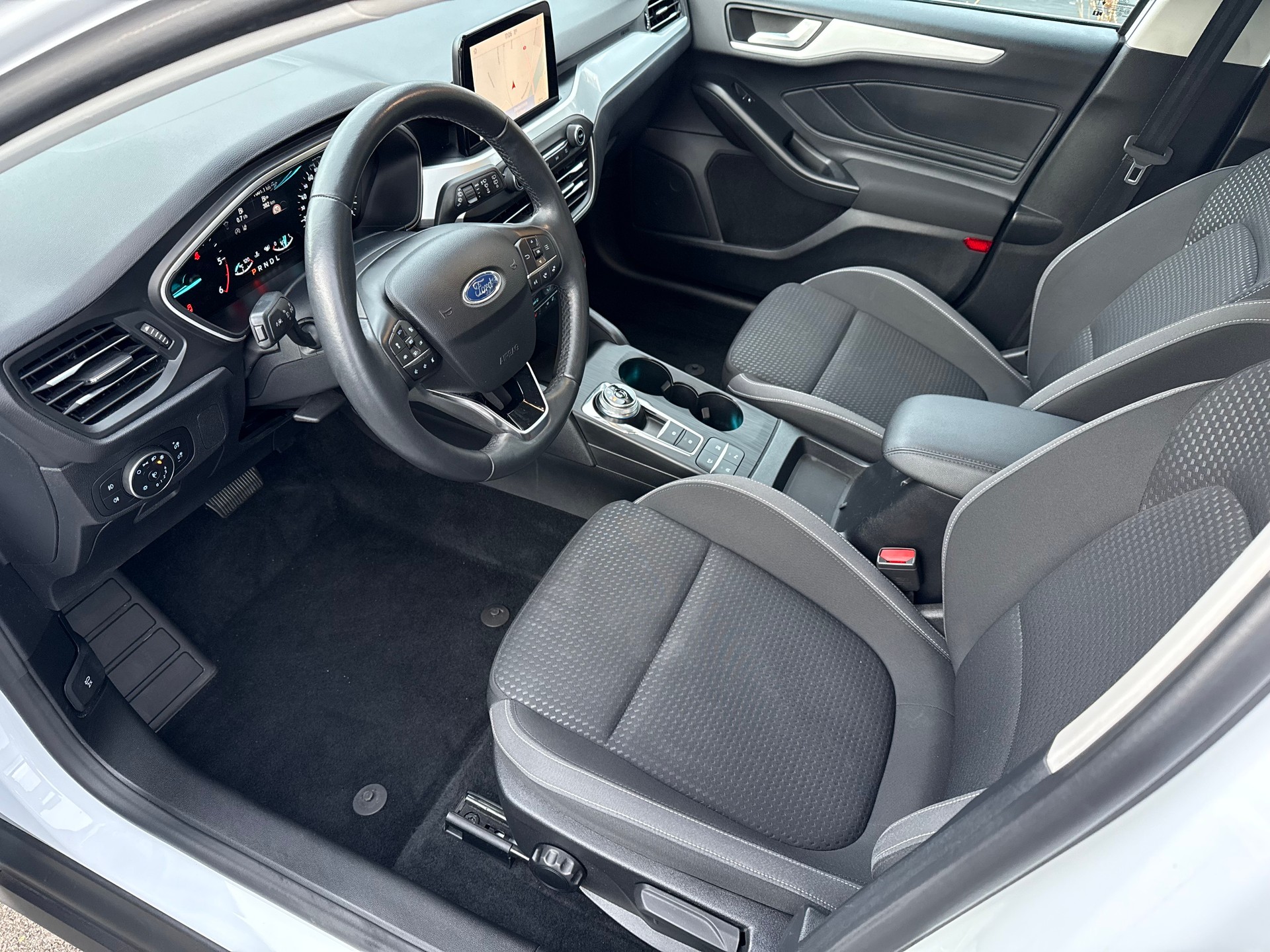 FORD Focus Station Wagon 1.5 EcoBlue 120 Cool & Connect-image-7