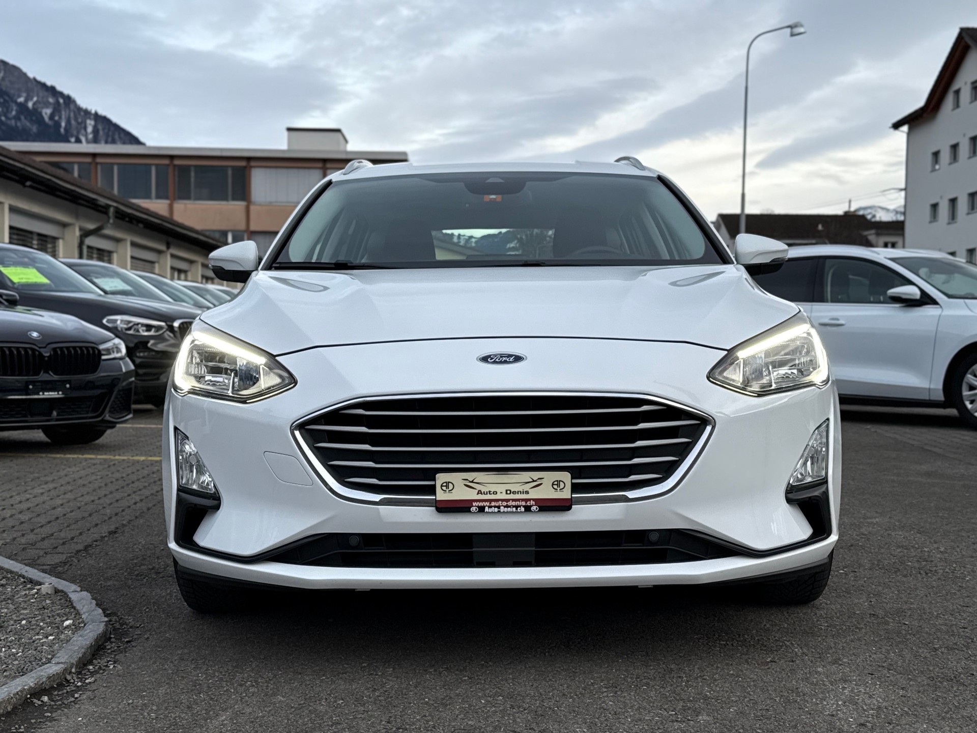 FORD Focus Station Wagon 1.5 EcoBlue 120 Cool & Connect-image-1
