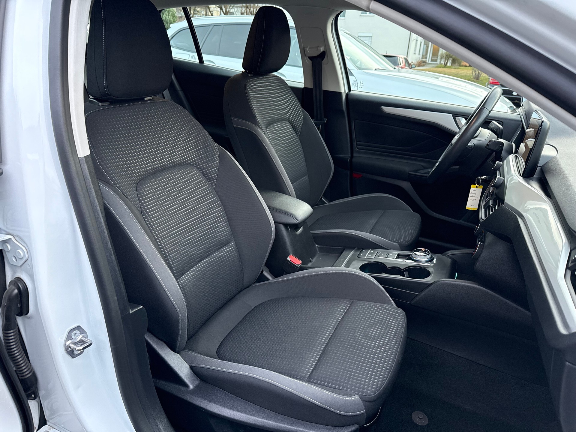 FORD Focus Station Wagon 1.5 EcoBlue 120 Cool & Connect-image-15