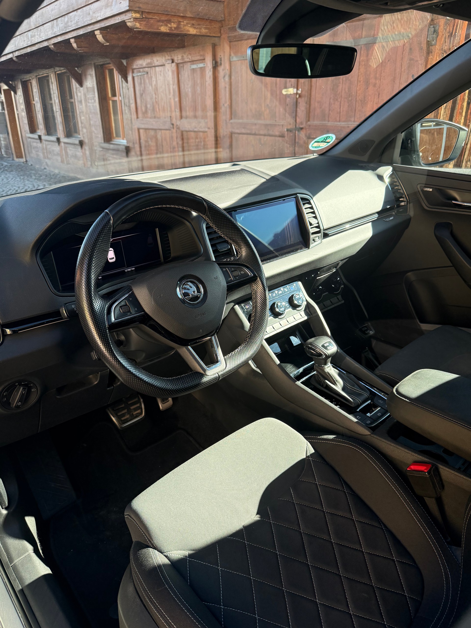 SKODA Karoq 2.0 TDI SCR Style 4x4 DSG-image-8