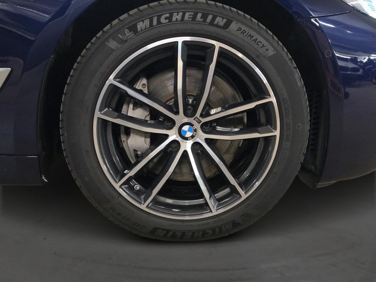 BMW 540i xDrive Touring M Sport-image-12