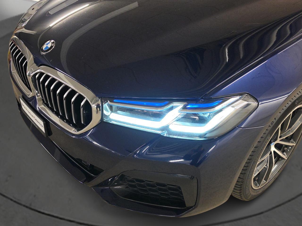 BMW 540i xDrive Touring M Sport-image-6
