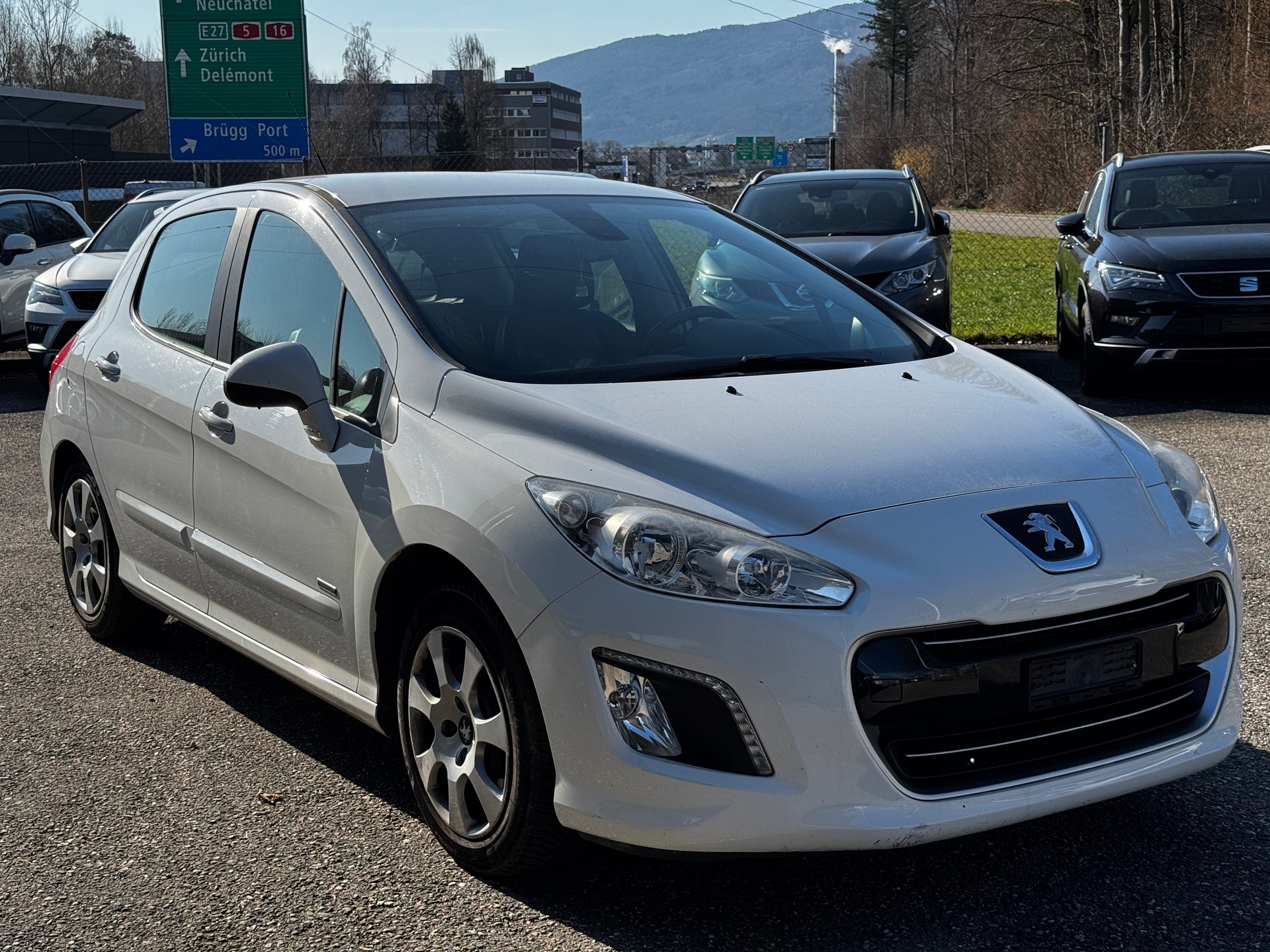 PEUGEOT 308 1.6 16V Turbo Allure Automatic-image-2