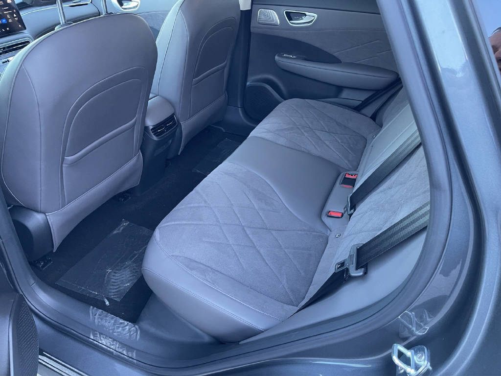 MG S6 EV 77 kWh Luxury 4WD-image-8