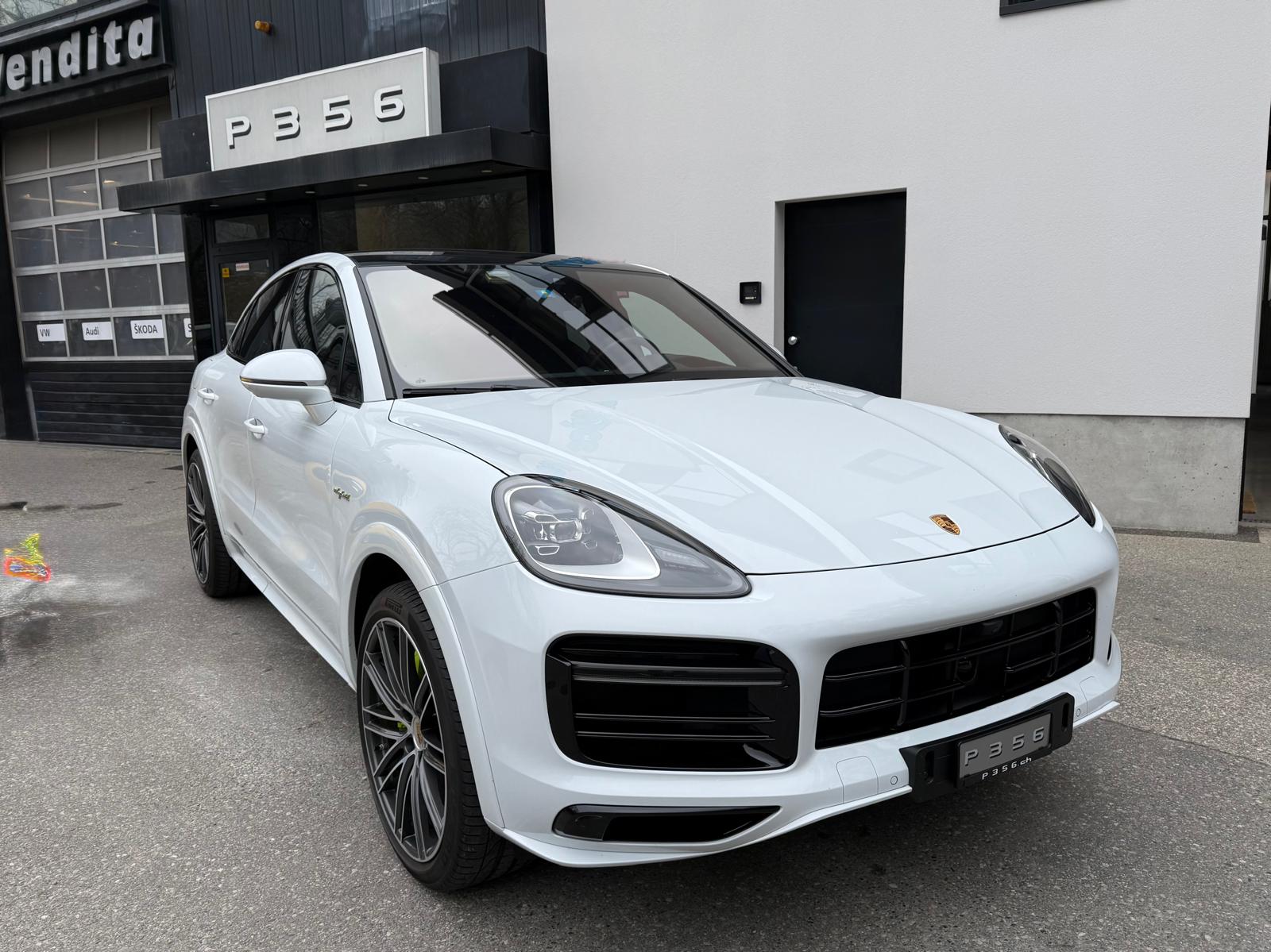 PORSCHE Cayenne Turbo Coupé S E-Hybrid-image-1
