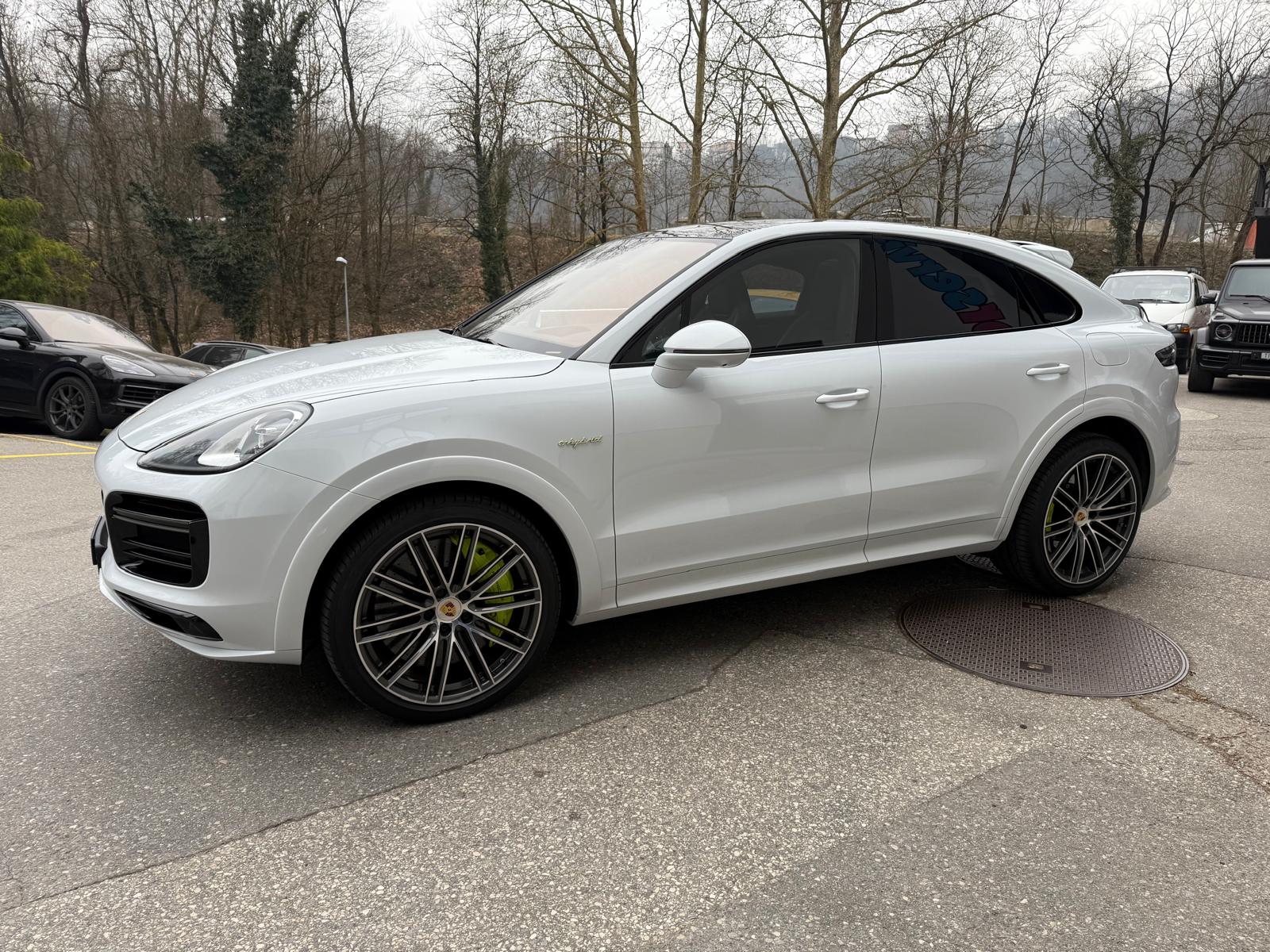 PORSCHE Cayenne Turbo Coupé S E-Hybrid-image-3