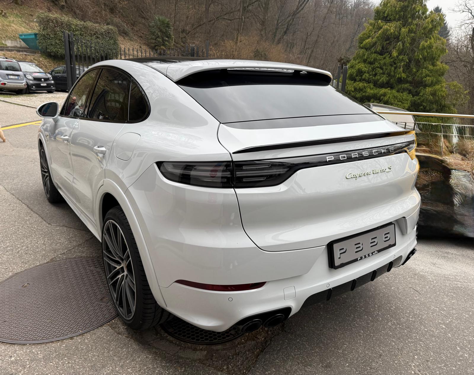 PORSCHE Cayenne Turbo Coupé S E-Hybrid-image-4