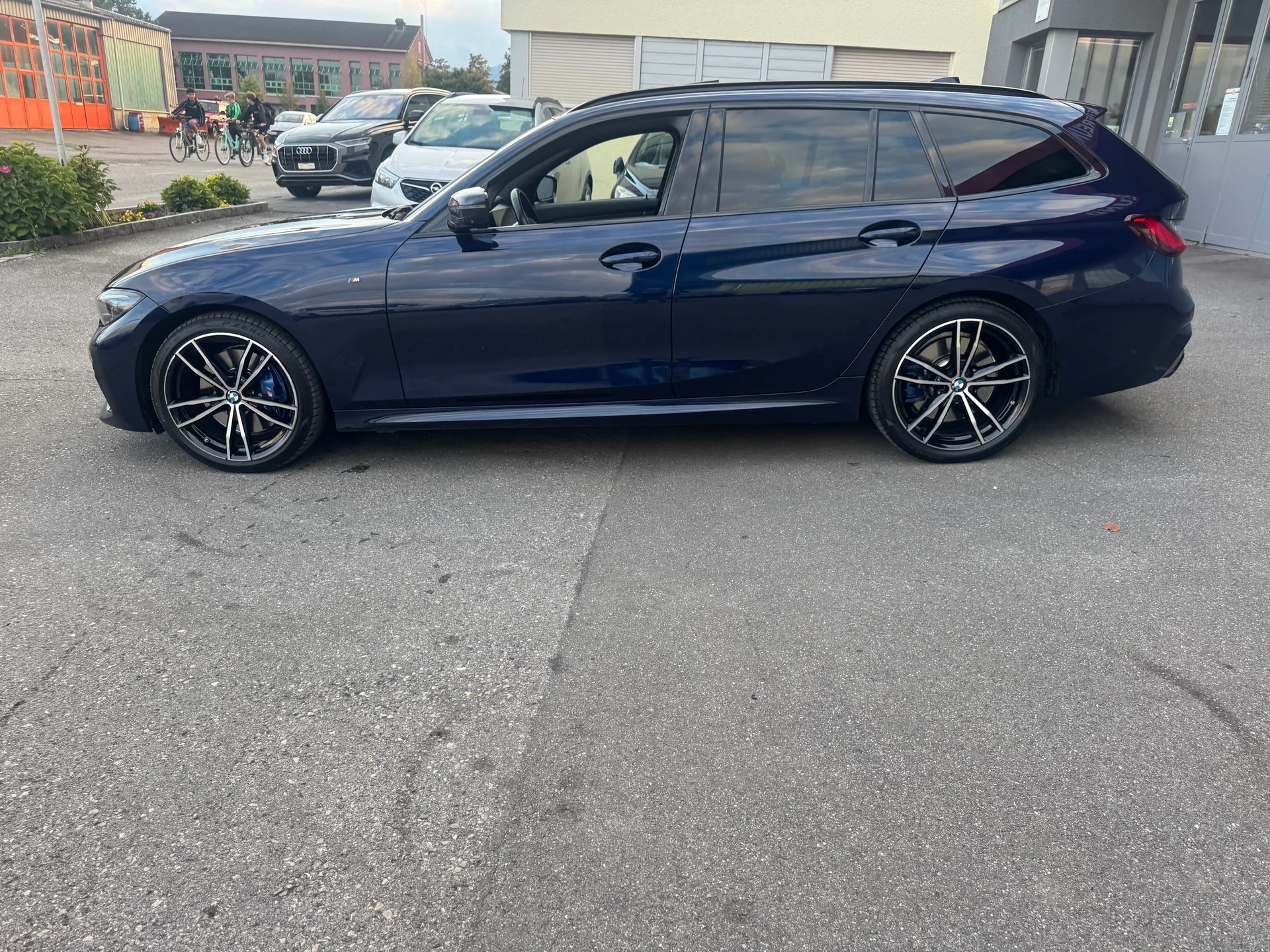 BMW M340d xDrive 48V Touring Steptronic Sport-image-6