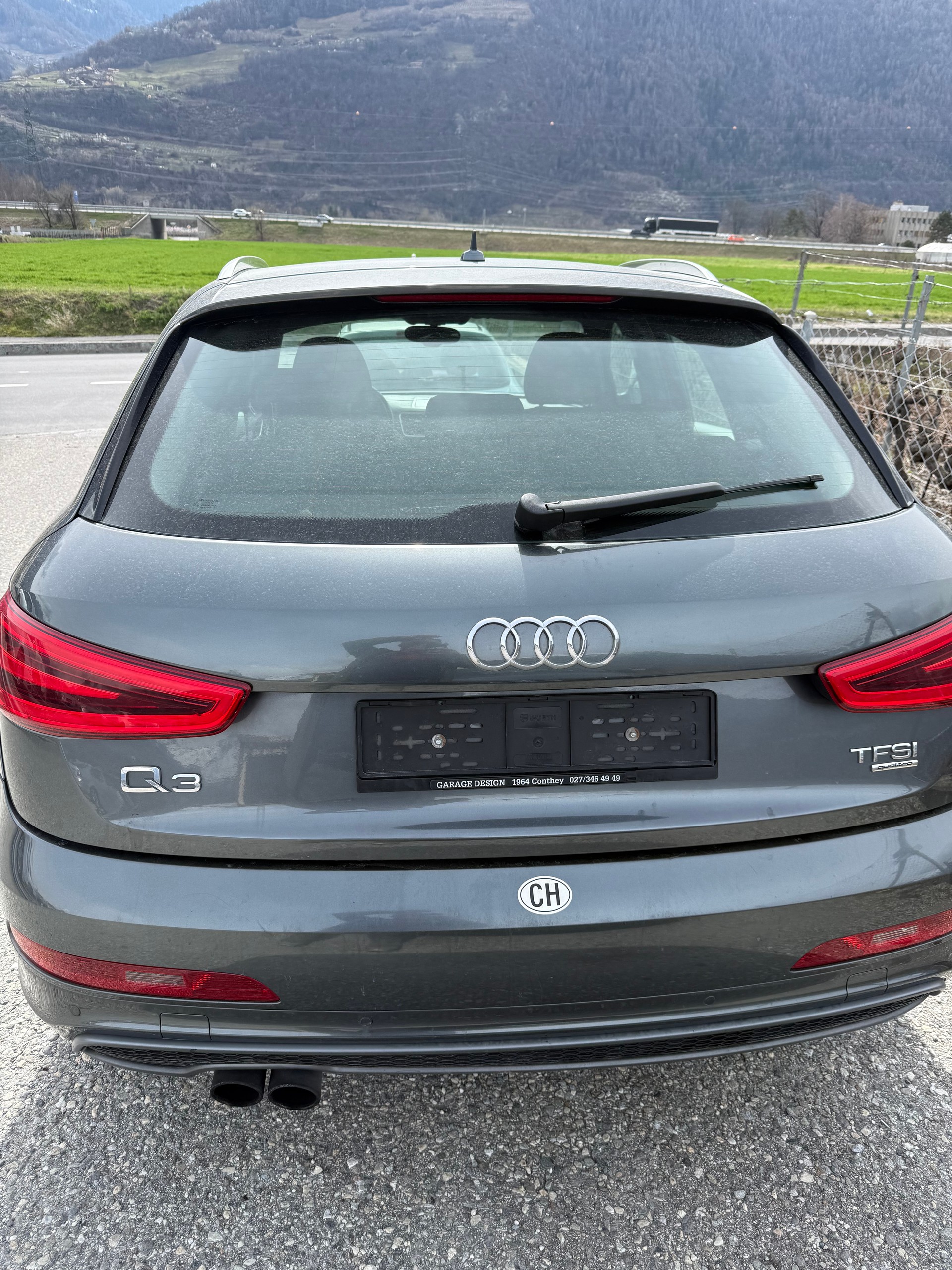 AUDI Q3 2.0 TFSI quattro S-tronic-image-1