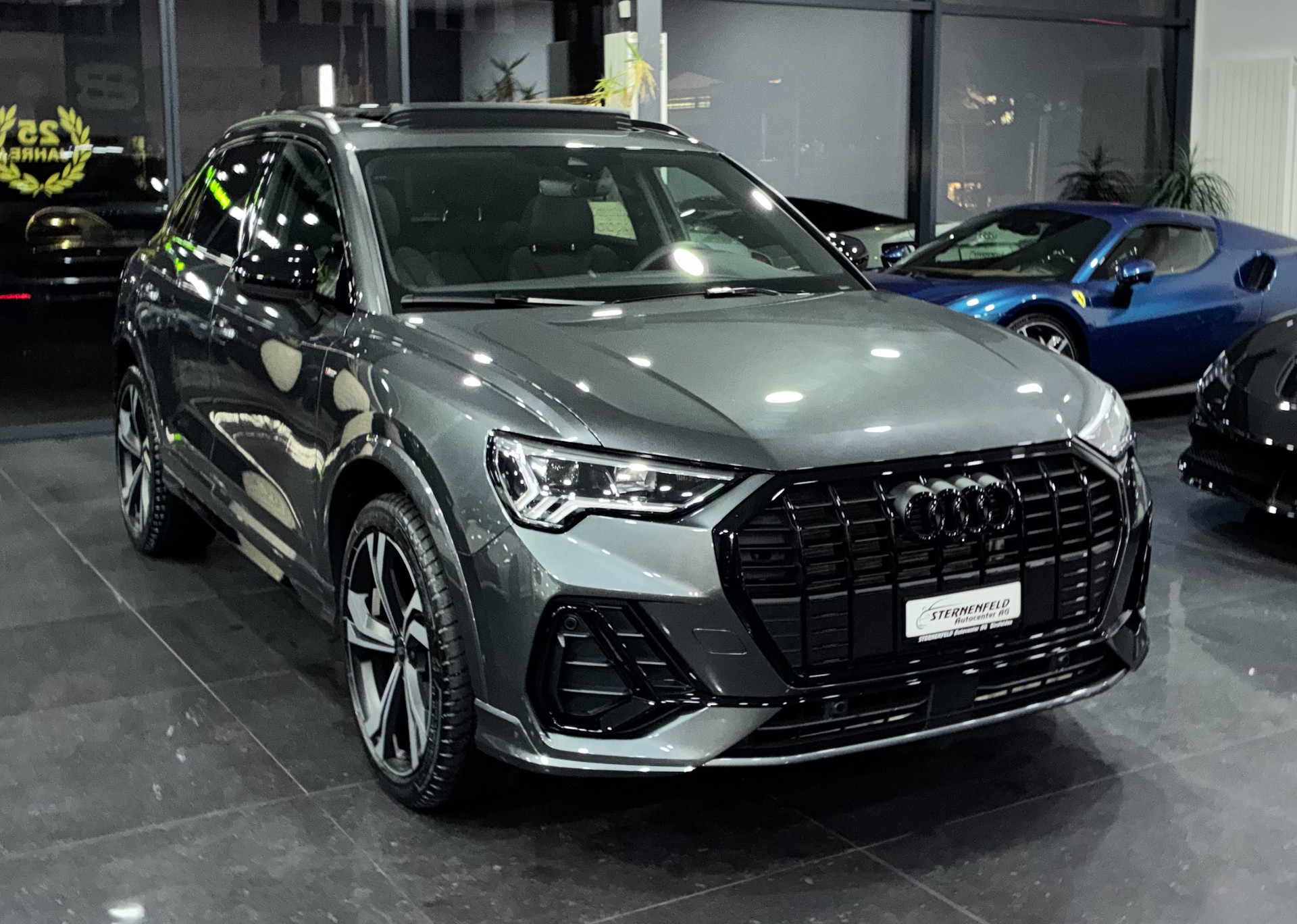 AUDI Q3 35 TFSI S line Attraction S-tronic-image-2