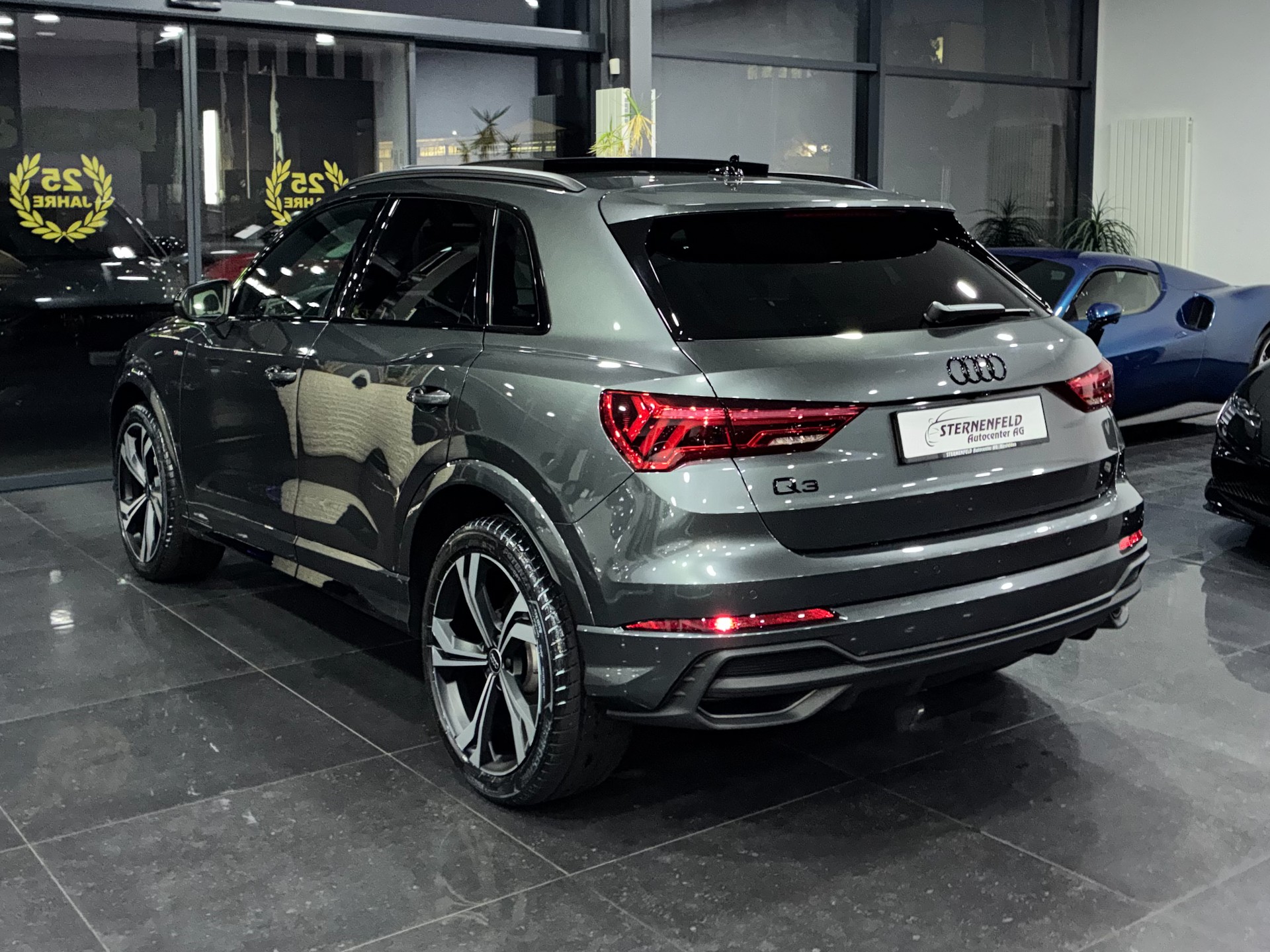 AUDI Q3 35 TFSI S line Attraction S-tronic-image-6