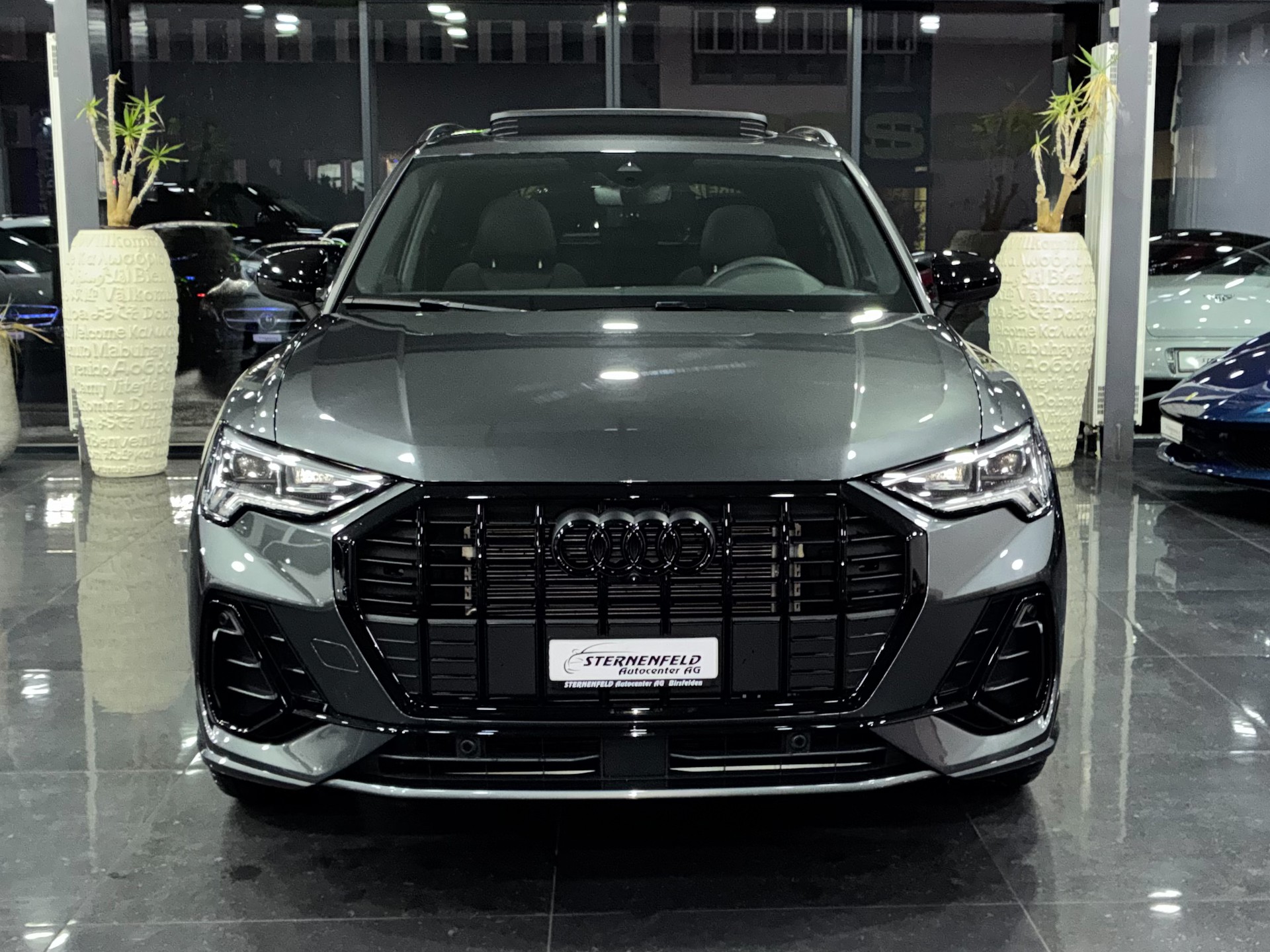 AUDI Q3 35 TFSI S line Attraction S-tronic-image-1