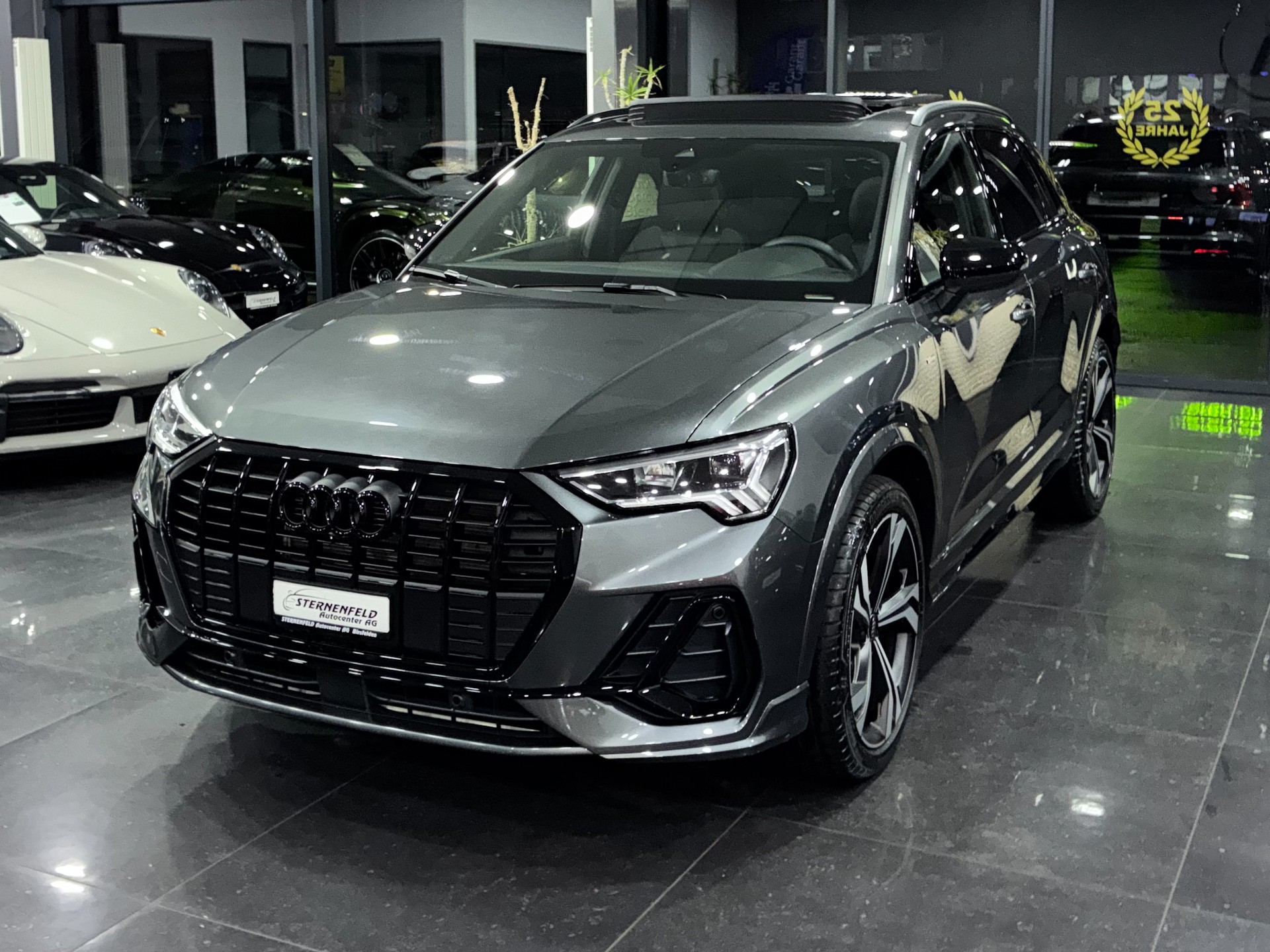 AUDI Q3 35 TFSI S line Attraction S-tronic-image-0
