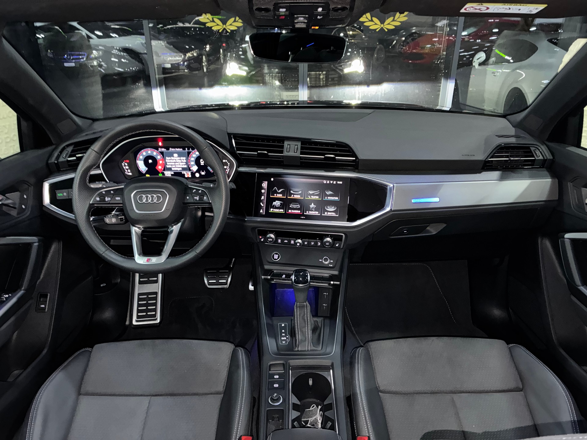 AUDI Q3 35 TFSI S line Attraction S-tronic-image-7