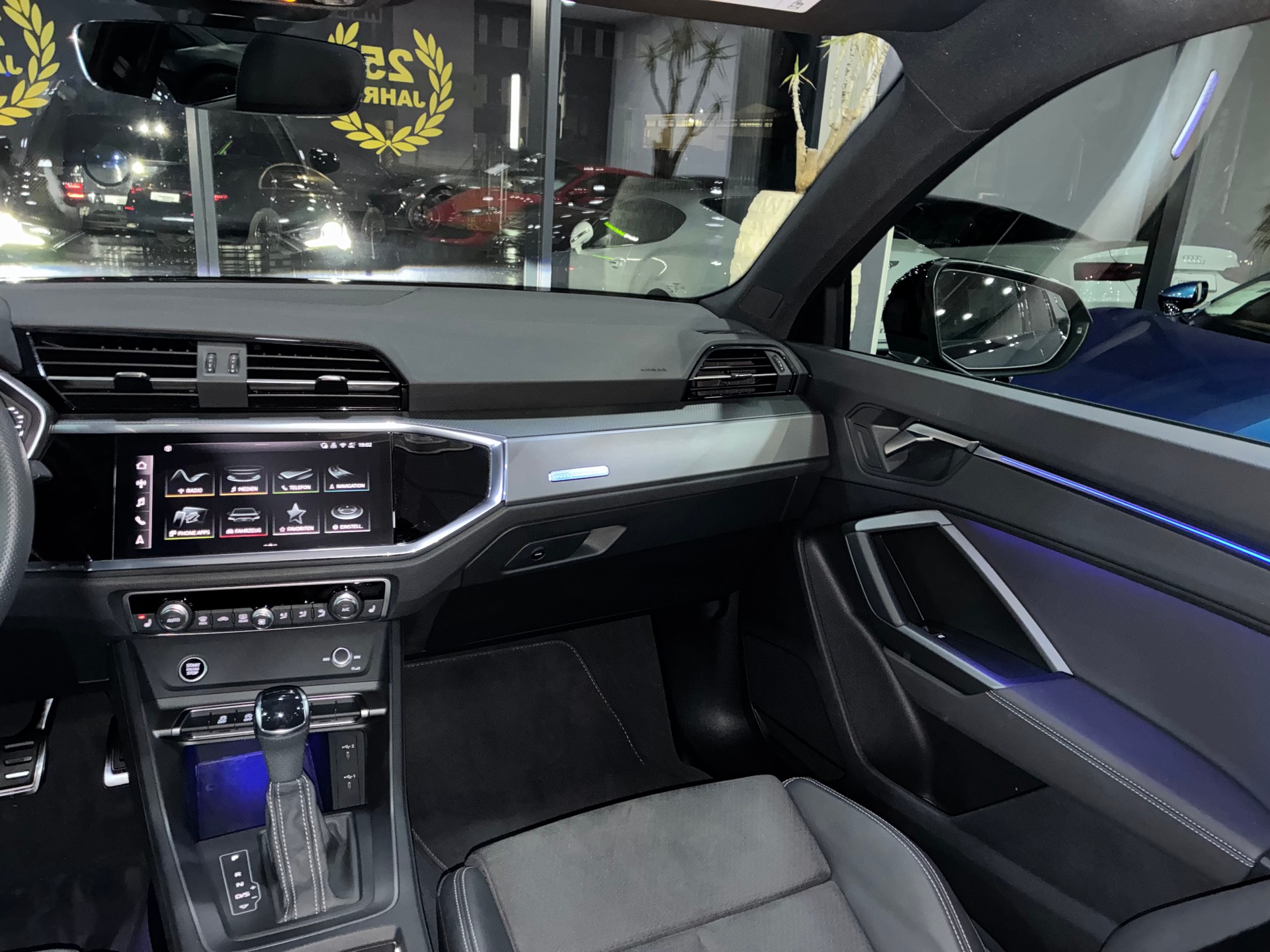AUDI Q3 35 TFSI S line Attraction S-tronic-image-9