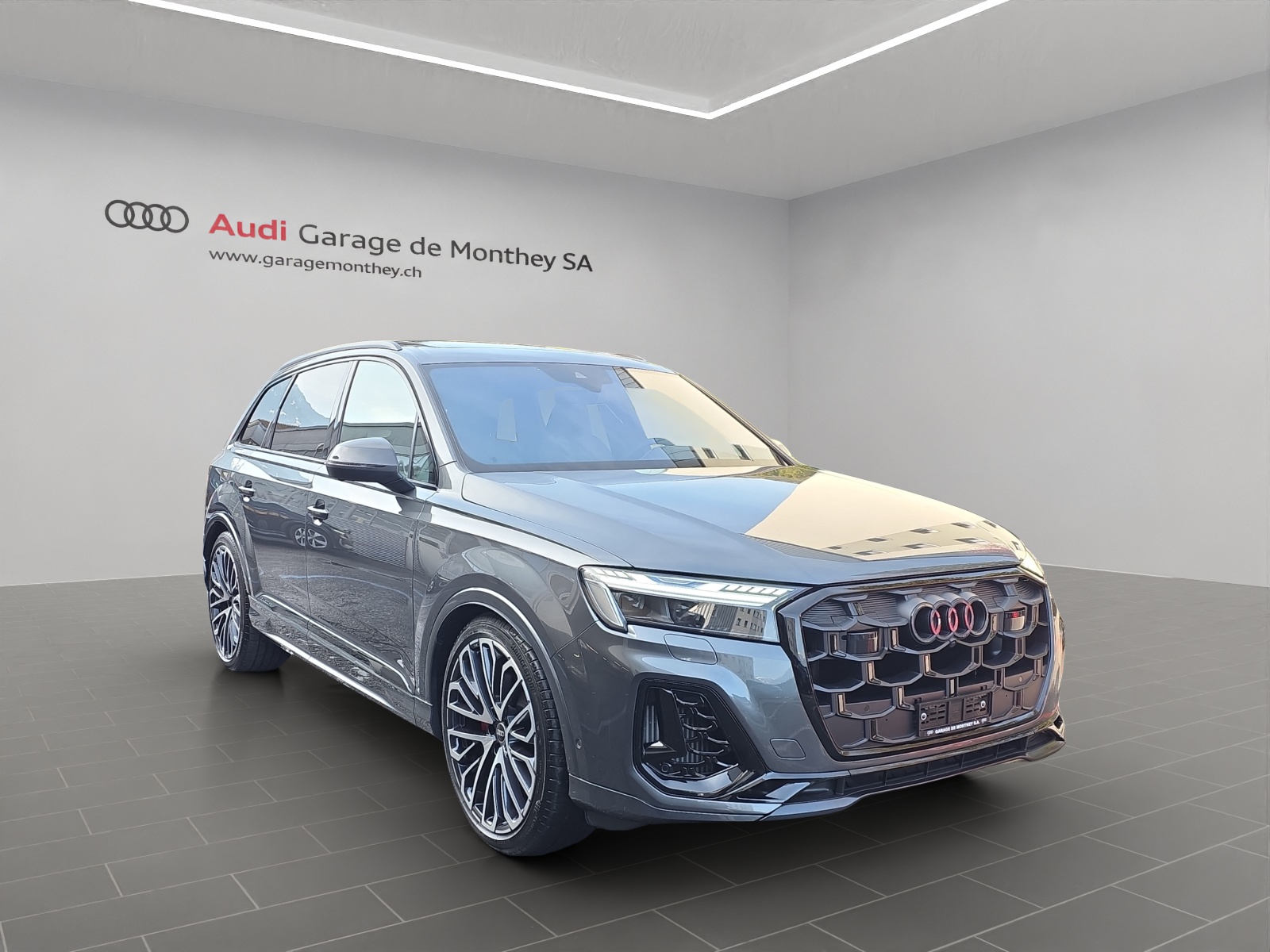 AUDI SQ7 TFSI quattro tiptronic-image-2