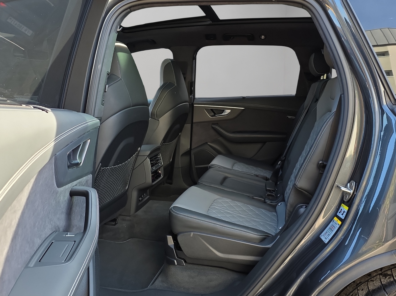 AUDI SQ7 TFSI quattro tiptronic-image-8