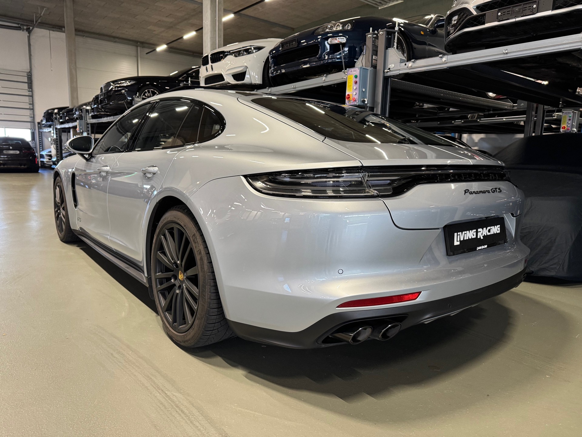 PORSCHE Panamera GTS PDK *PA 11.27*-image-2