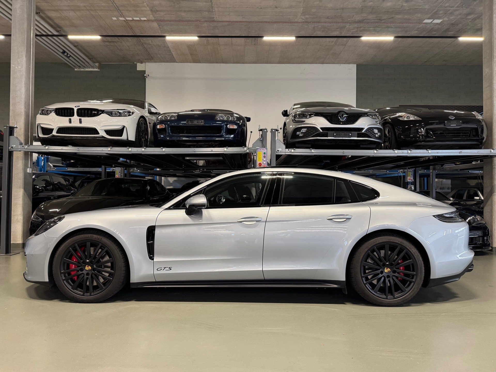 PORSCHE Panamera GTS PDK *PA 11.27*-image-0