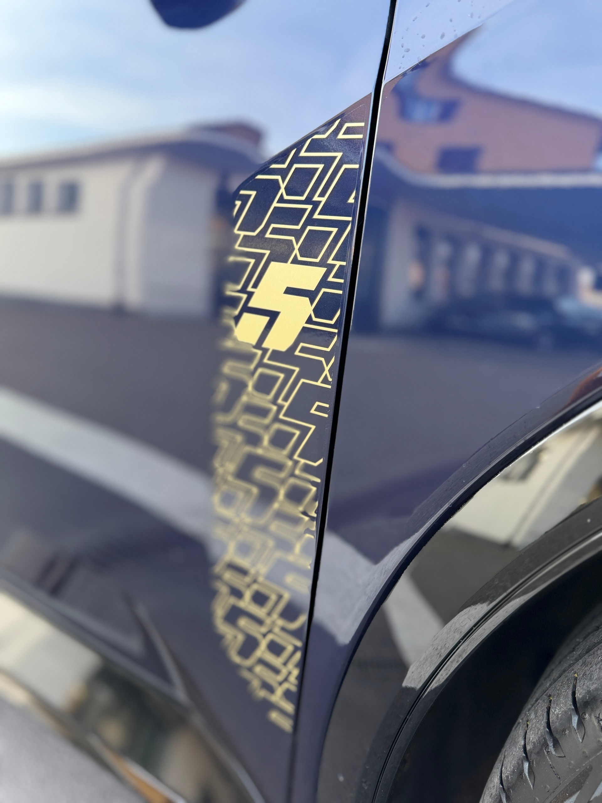 RENAULT R5 E-Tech Comfort Range 52 kWh Iconic Five-image-9
