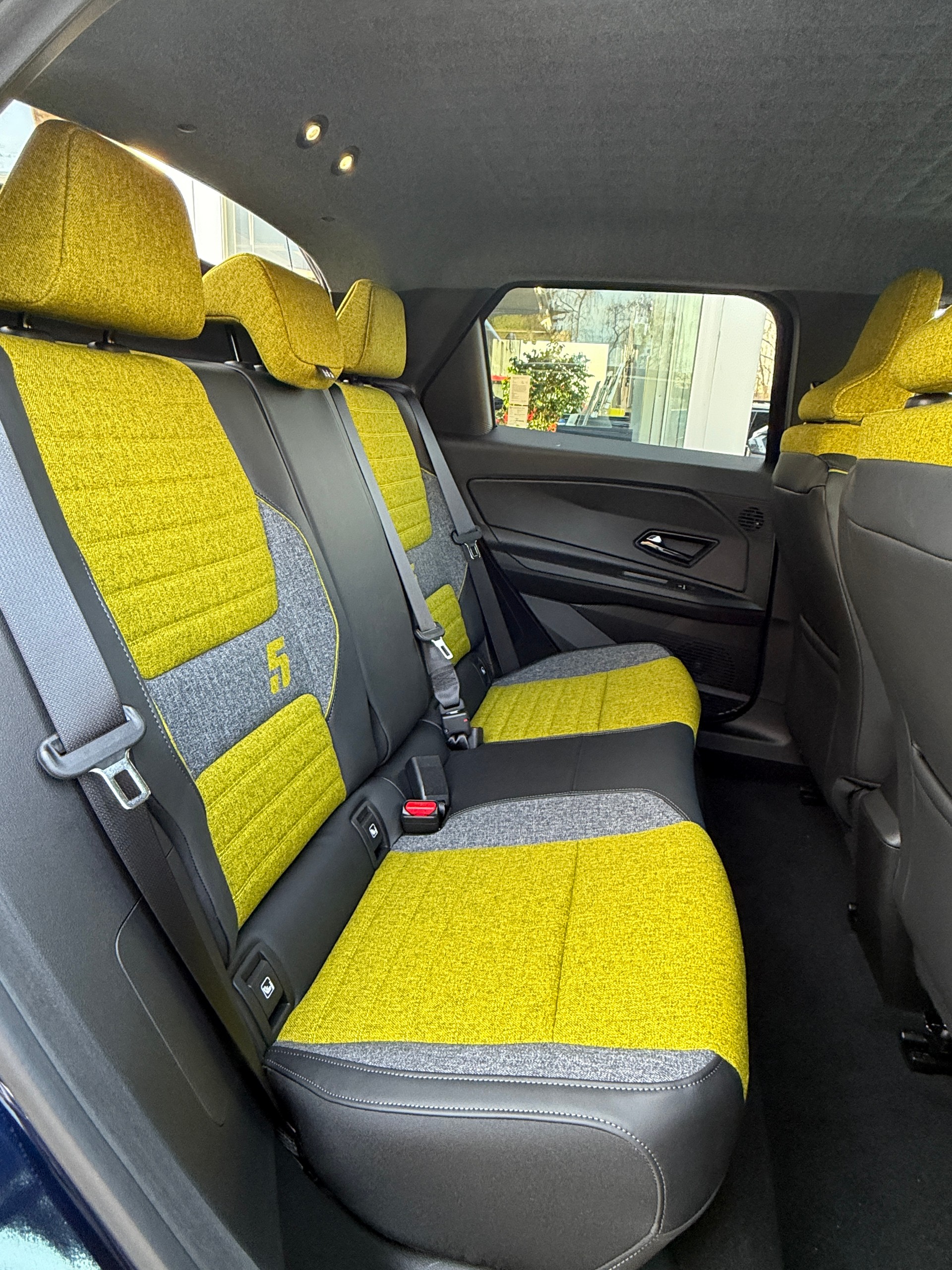 RENAULT R5 E-Tech Comfort Range 52 kWh Iconic Five-image-4