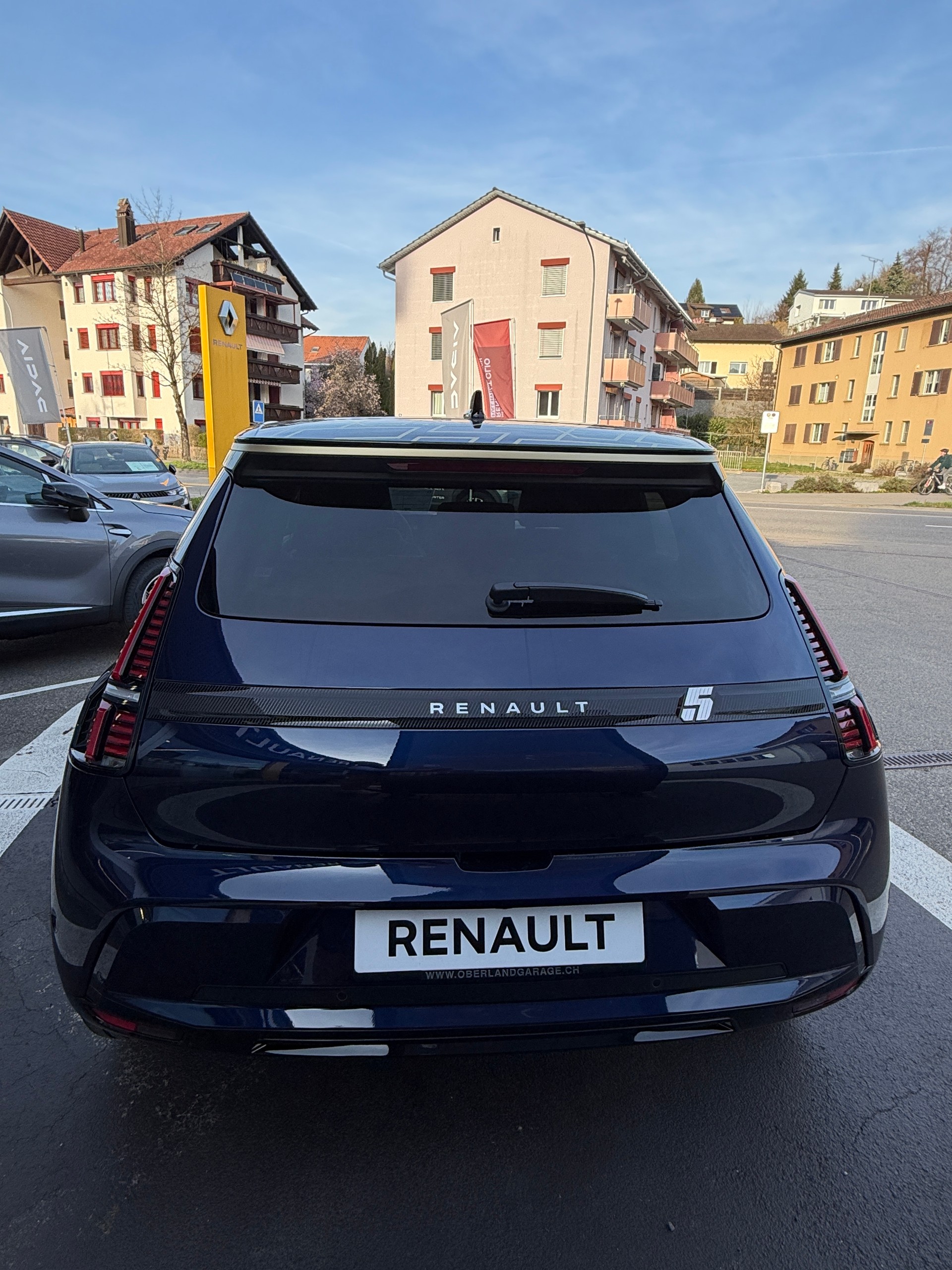 RENAULT R5 E-Tech Comfort Range 52 kWh Iconic Five-showroom-element-3