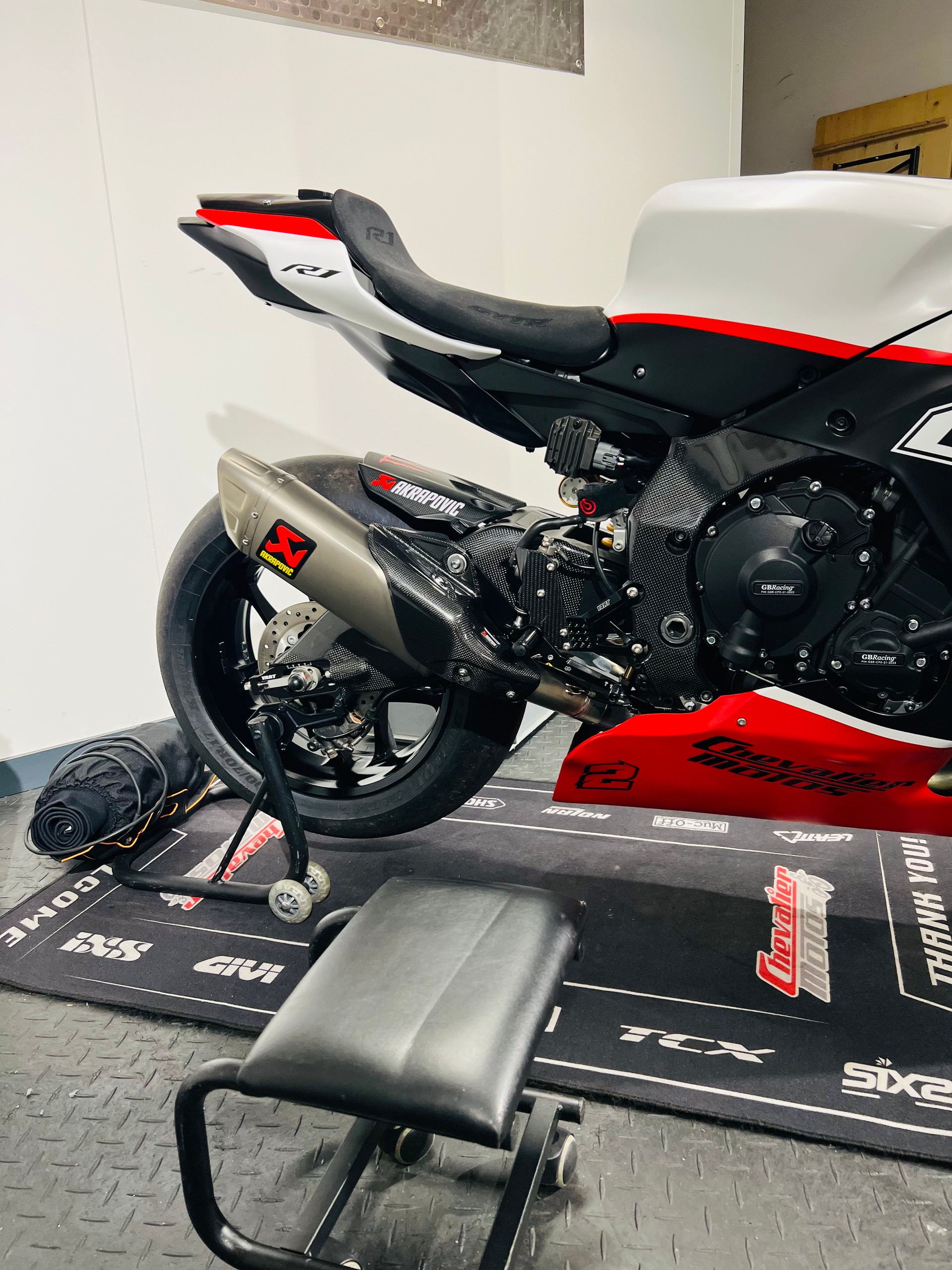 YAMAHA YZF-R1 ABS-image-5