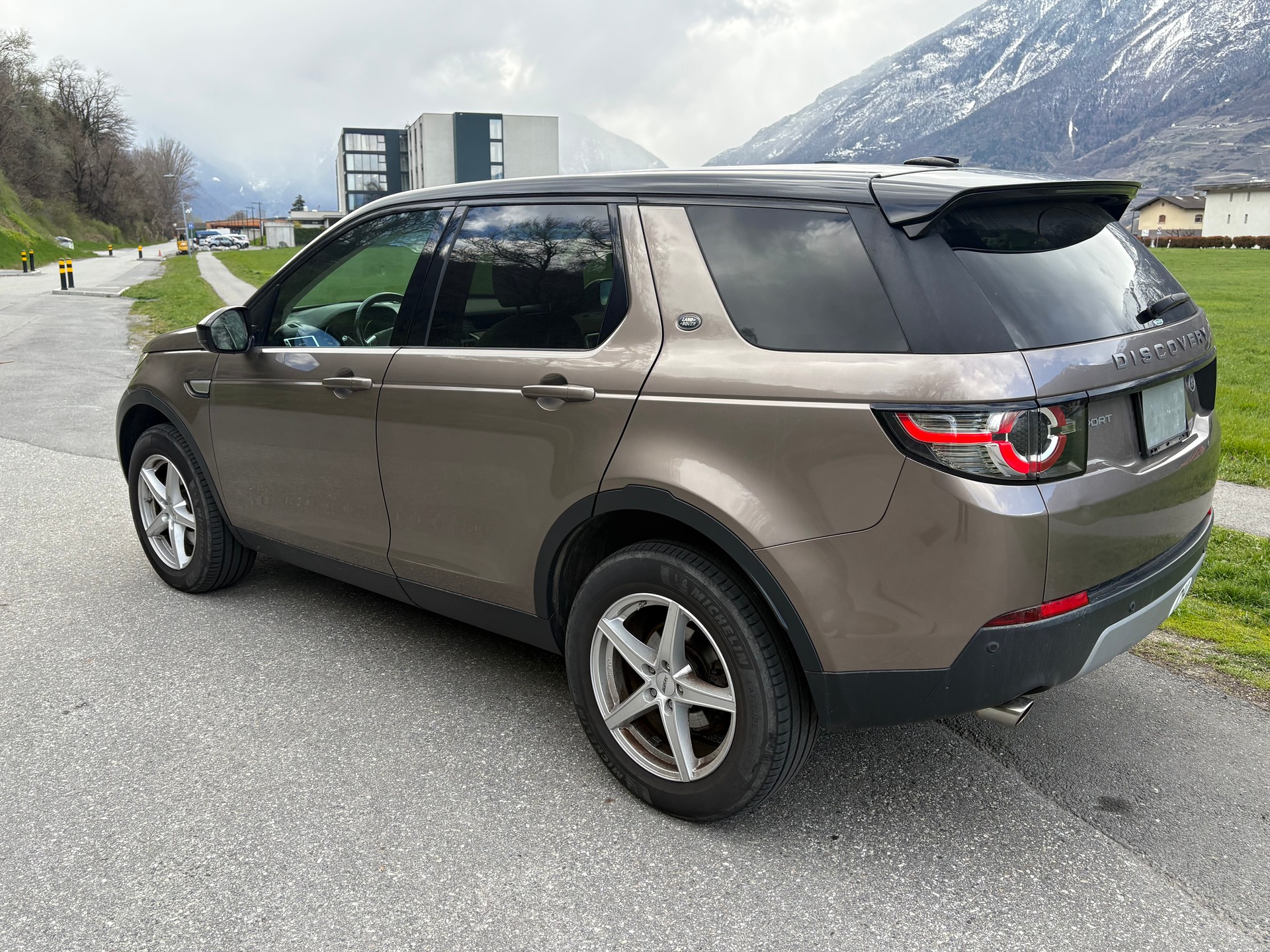 LAND ROVER Discovery Sport 2.0 TD4 HSE AT9-image-6