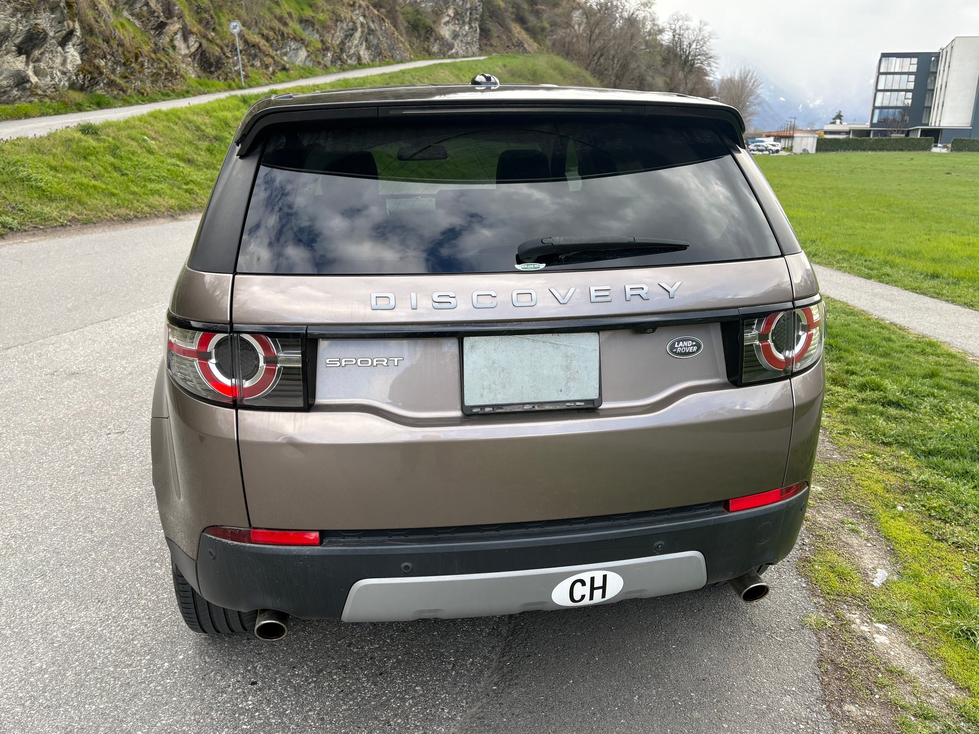 LAND ROVER Discovery Sport 2.0 TD4 HSE AT9-image-5