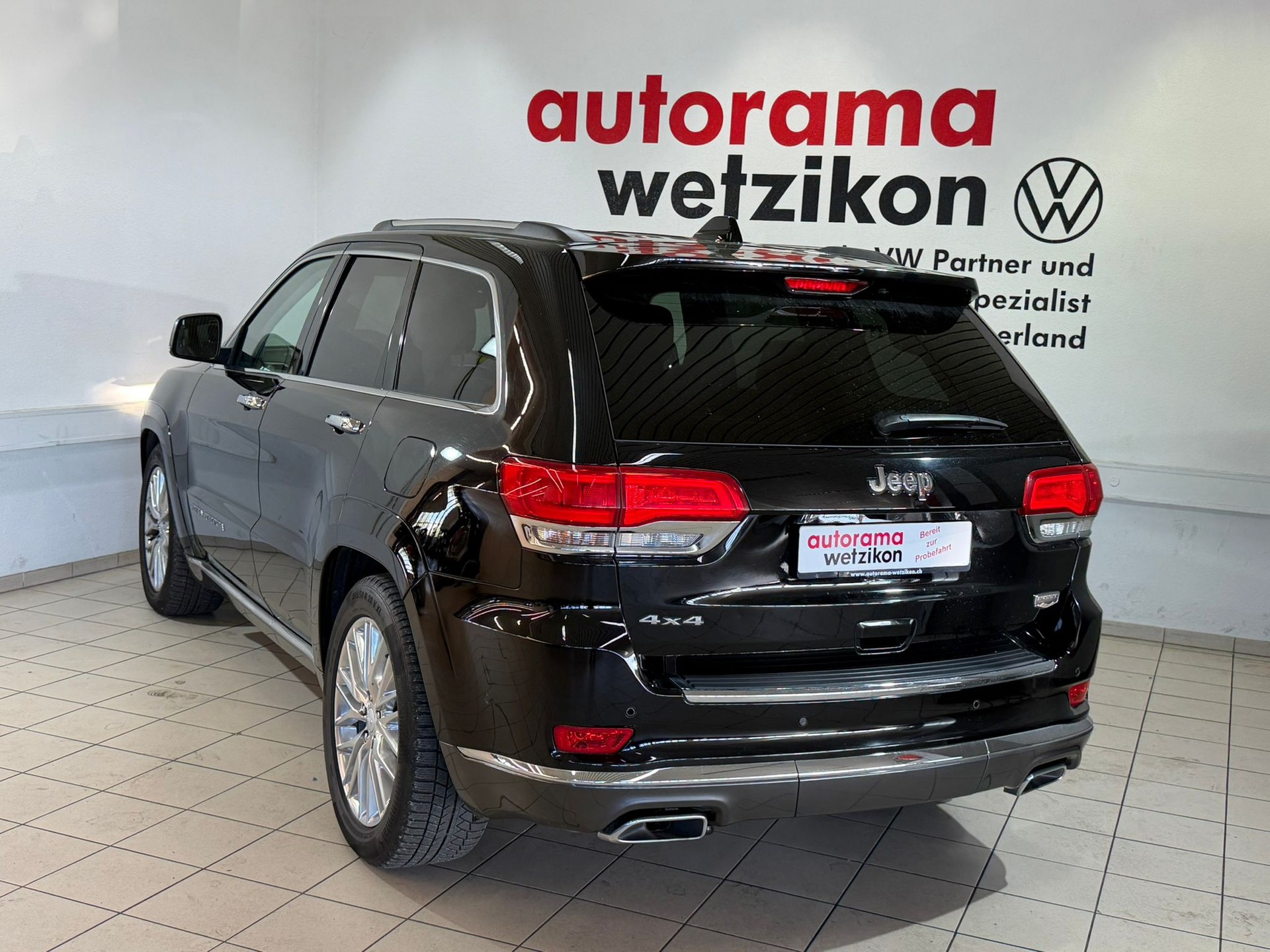 JEEP Grand Cherokee 3.0 CRD Summit Automatic-image-3