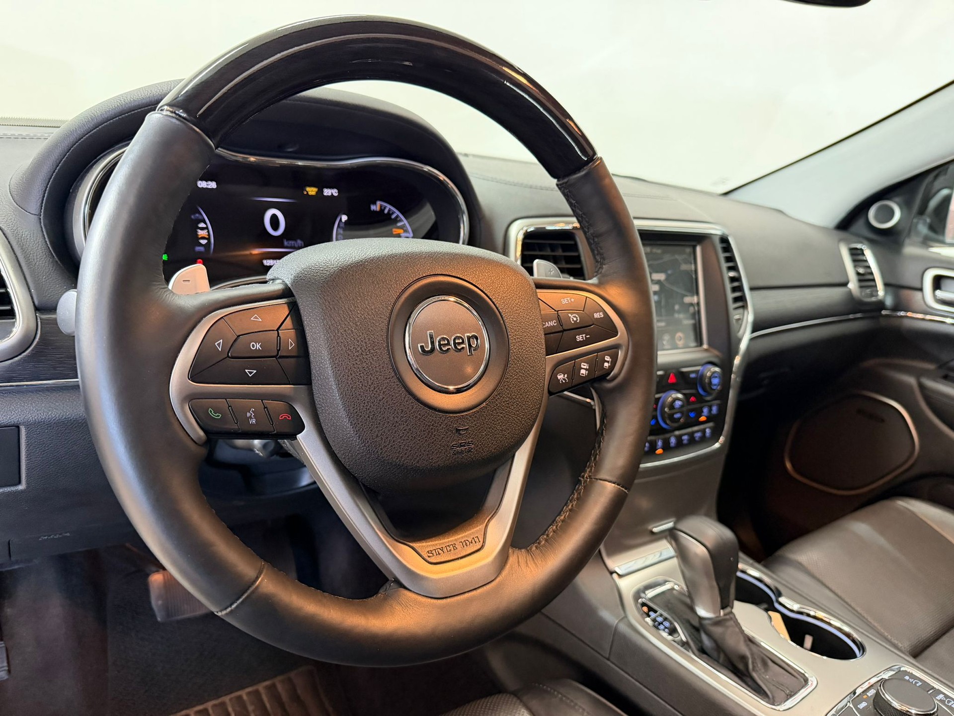 JEEP Grand Cherokee 3.0 CRD Summit Automatic-image-5