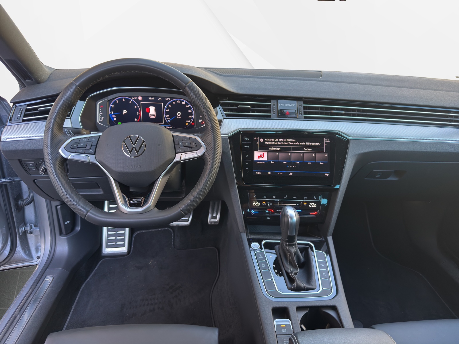 VW Passat Variant 2.0 TSI Elegance 4Motion DSG-image-10